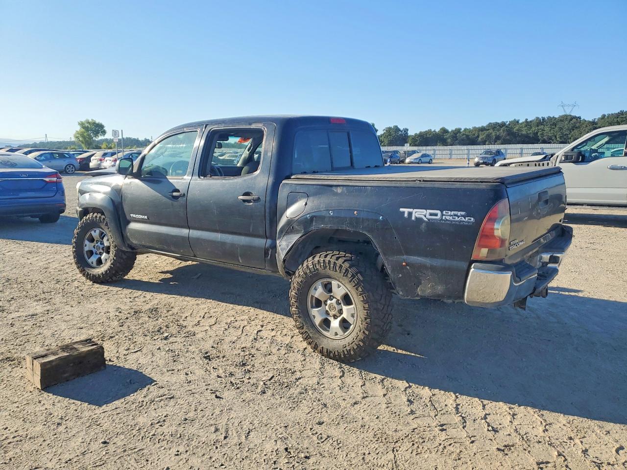 2013 Toyota Tacoma Double Cab Black vin: 3TMLU4EN7DM127568