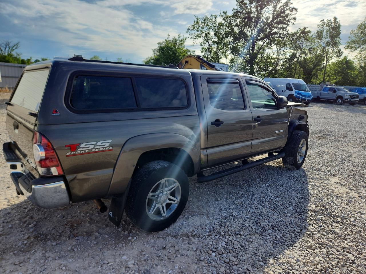 2014 Toyota Tacoma Double Cab Gray vin: 3TMLU4EN7EM137664