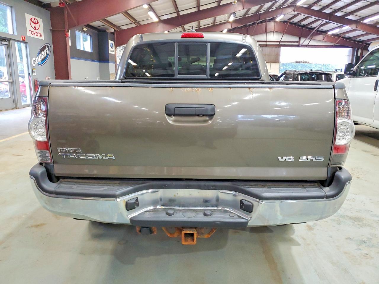 2014 Toyota Tacoma Double Cab Коричневый vin: 3TMLU4EN7EM138264