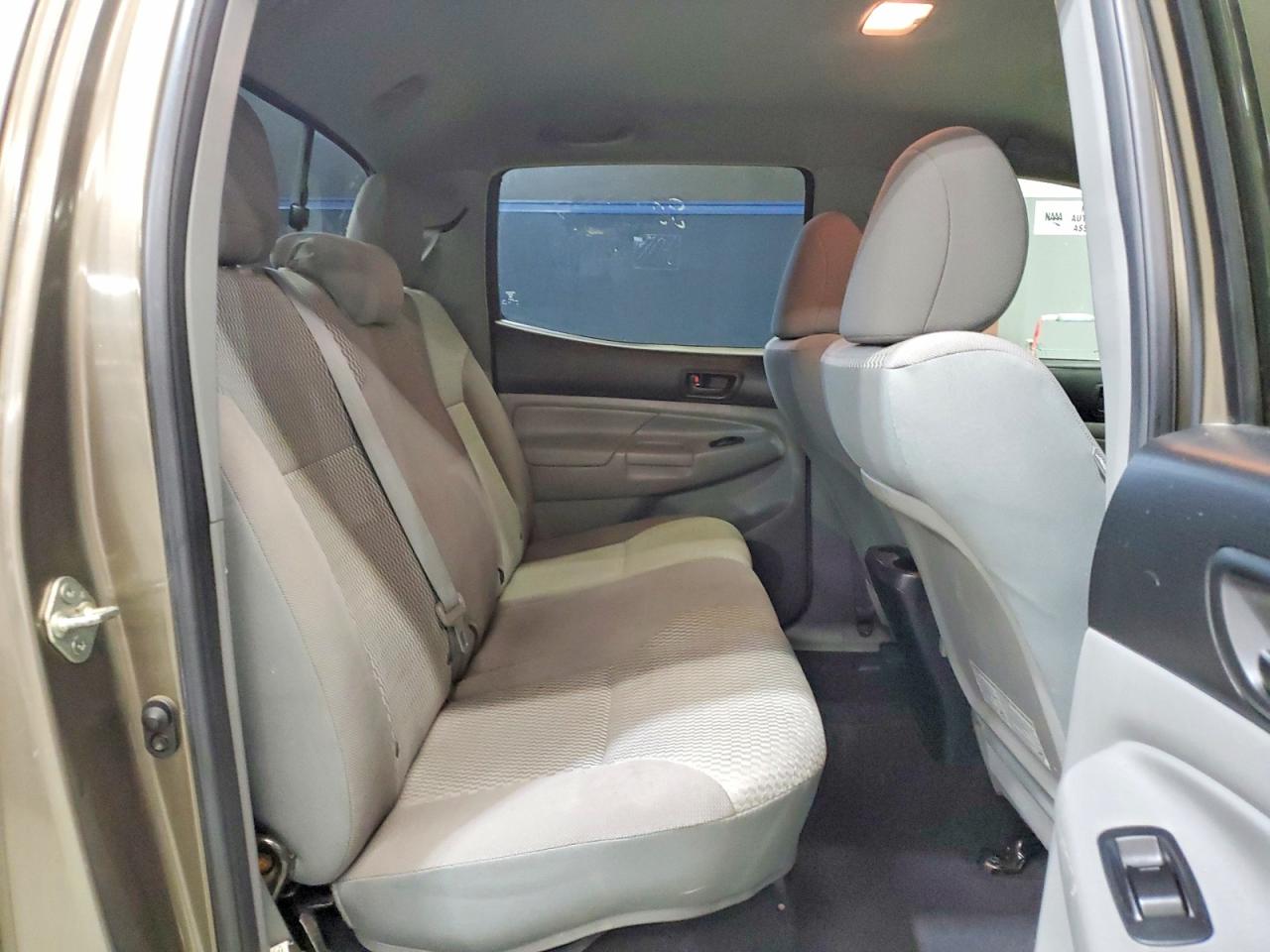 2014 Toyota Tacoma Double Cab Коричневый vin: 3TMLU4EN7EM138264