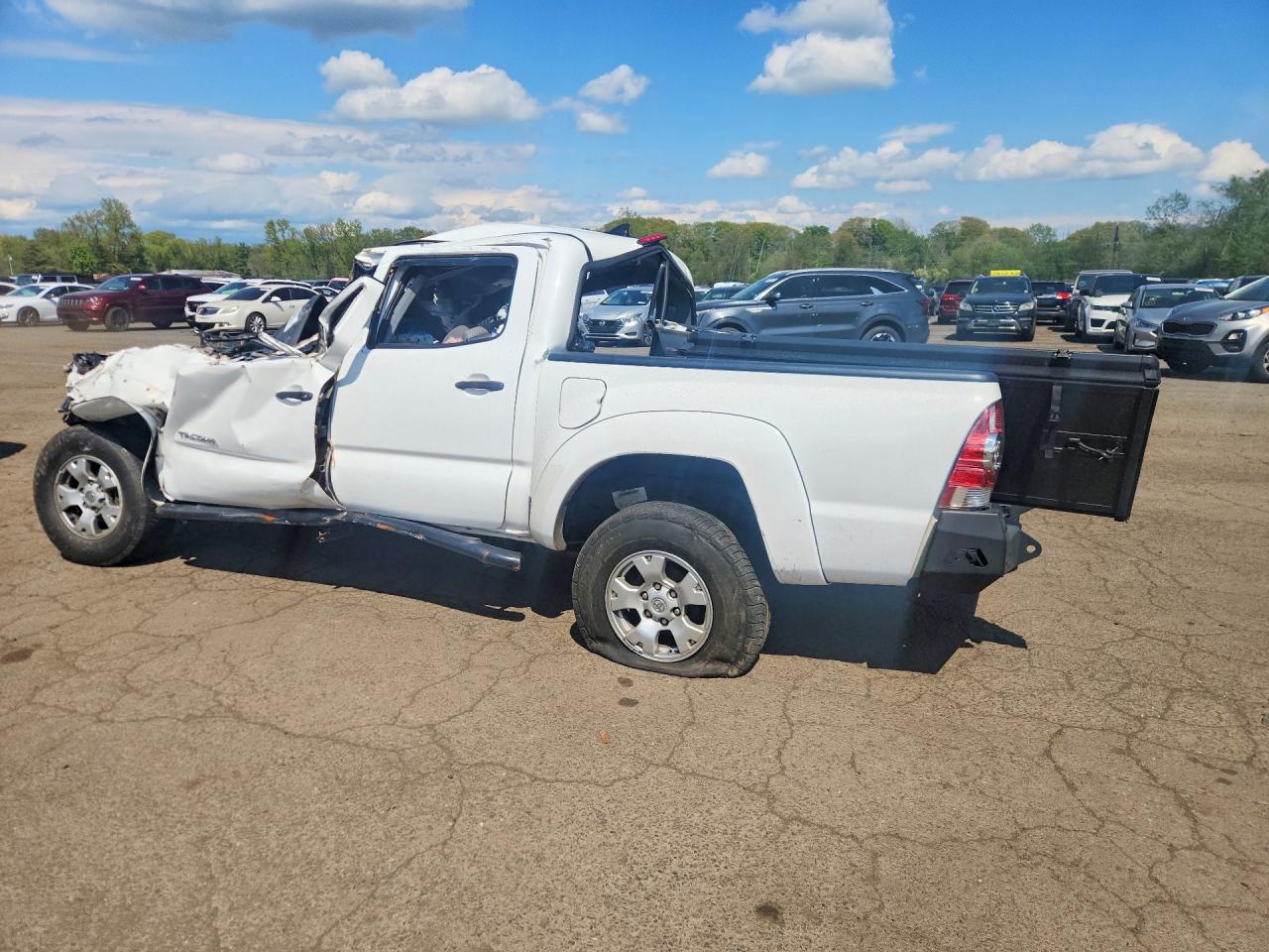 2014 Toyota Tacoma Double Cab White vin: 3TMLU4EN7EM139656