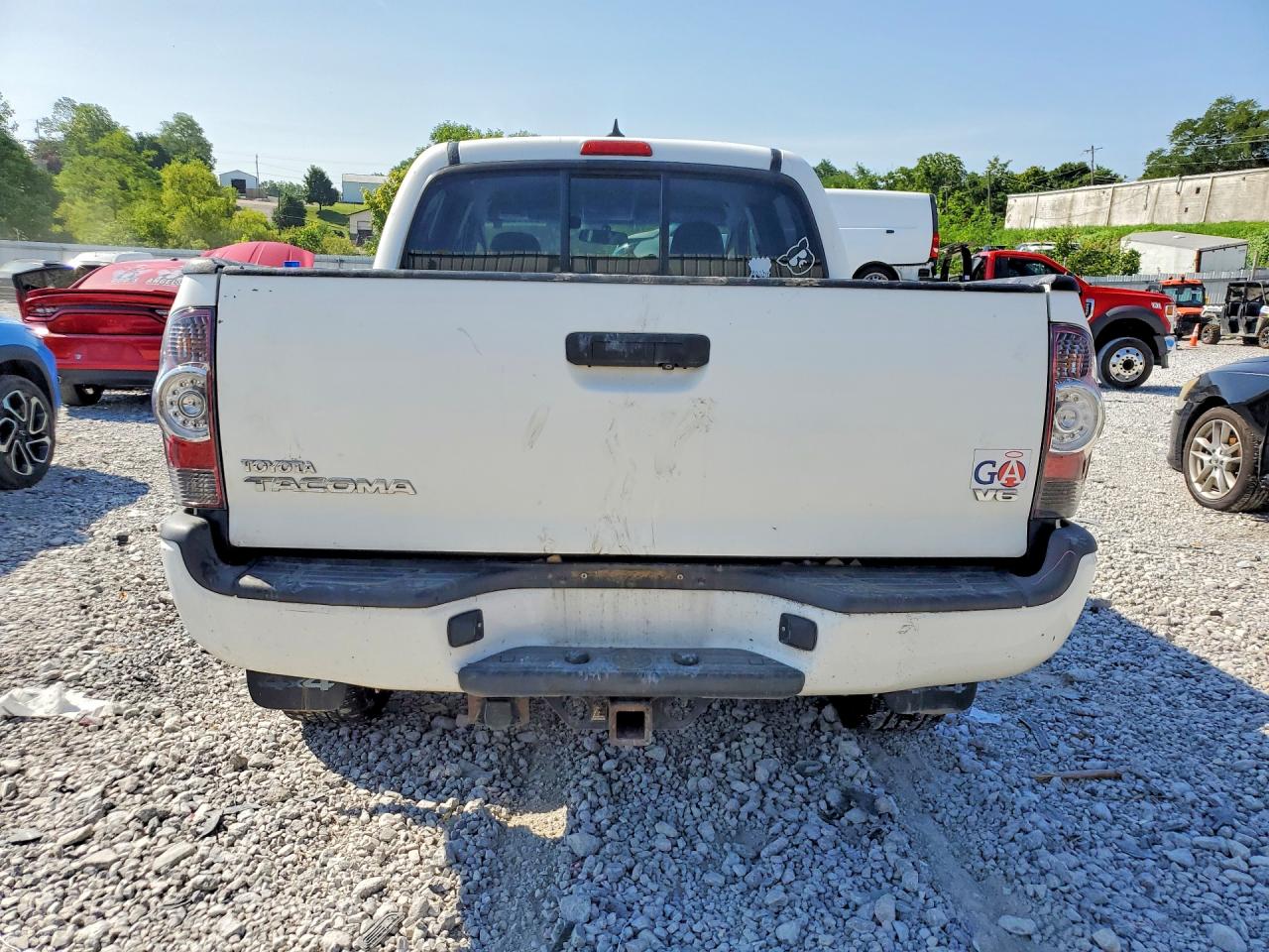 2014 Toyota Tacoma Double Cab White vin: 3TMLU4EN7EM158854