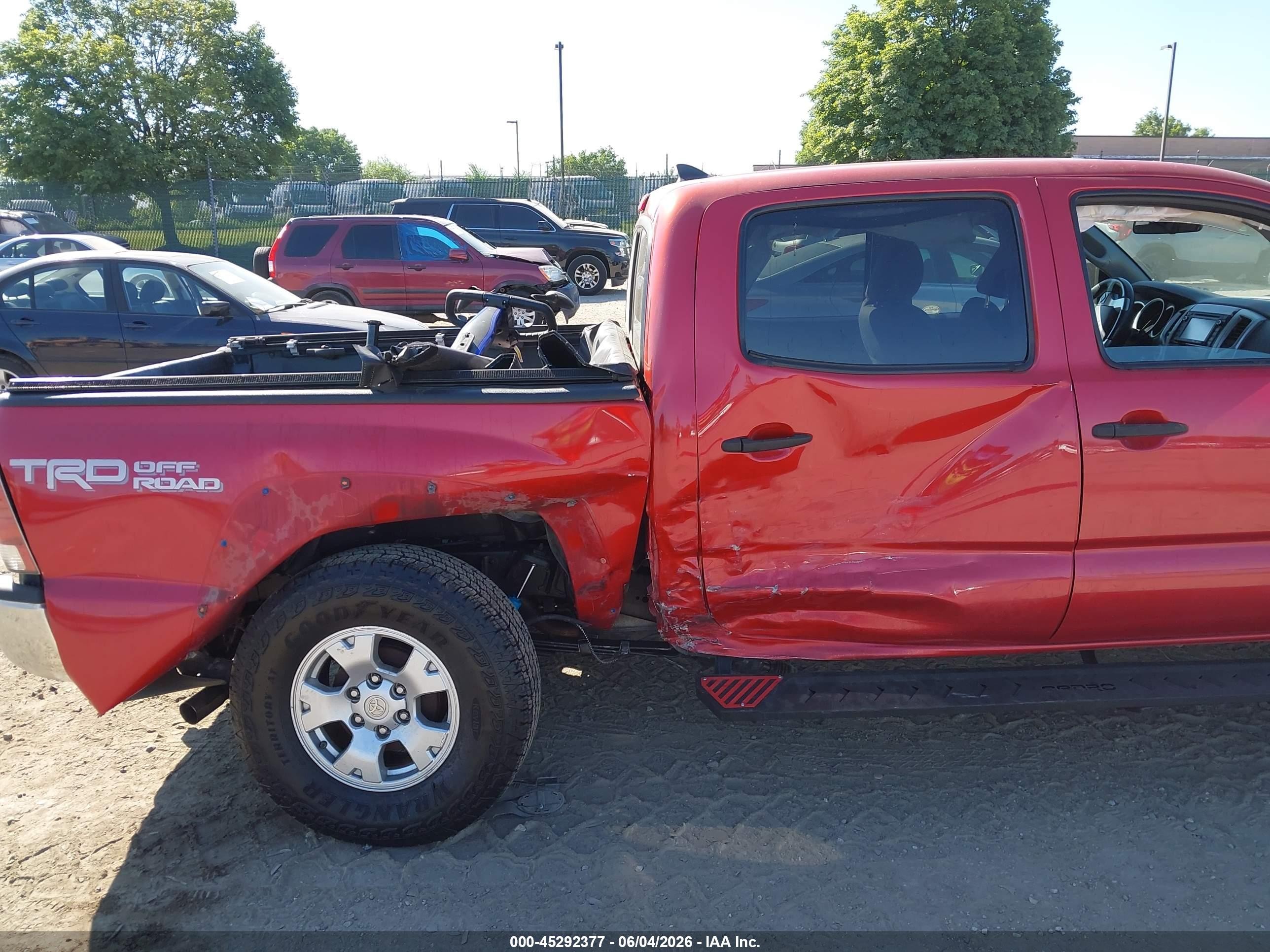 2015 Toyota Tacoma Base V6 Red vin: 3TMLU4EN7FM165577