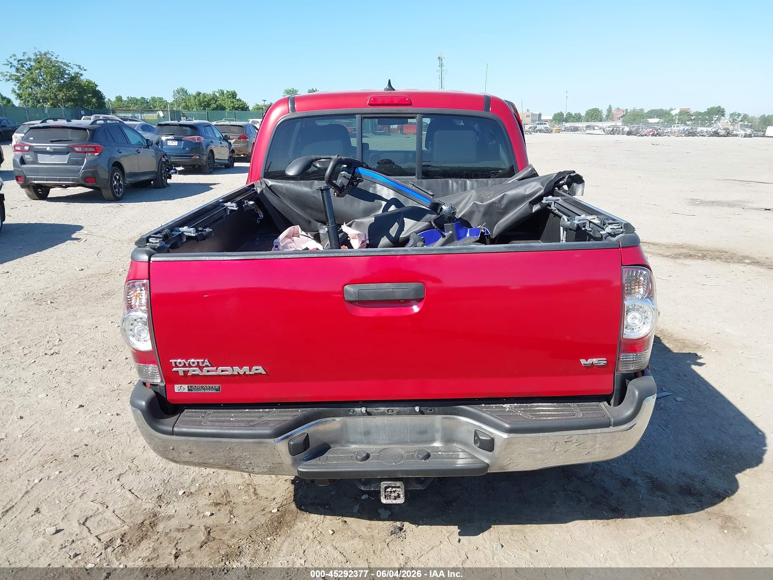 2015 Toyota Tacoma Base V6 Red vin: 3TMLU4EN7FM165577