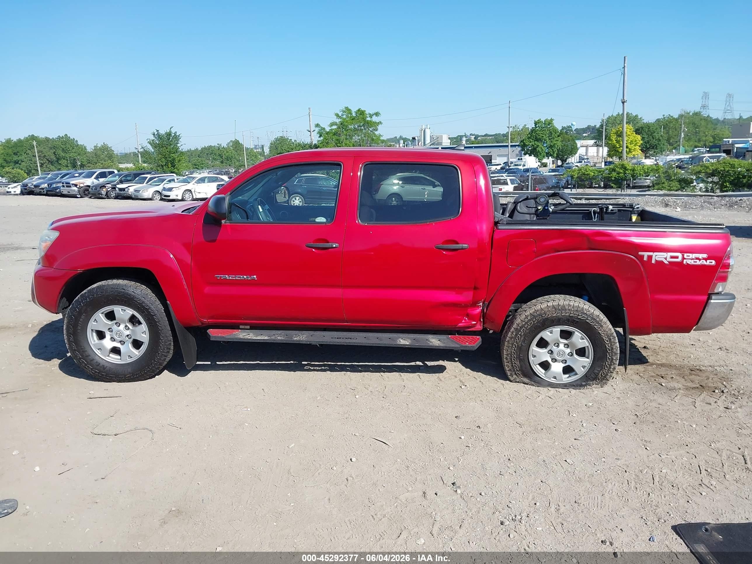 2015 Toyota Tacoma Base V6 Red vin: 3TMLU4EN7FM165577