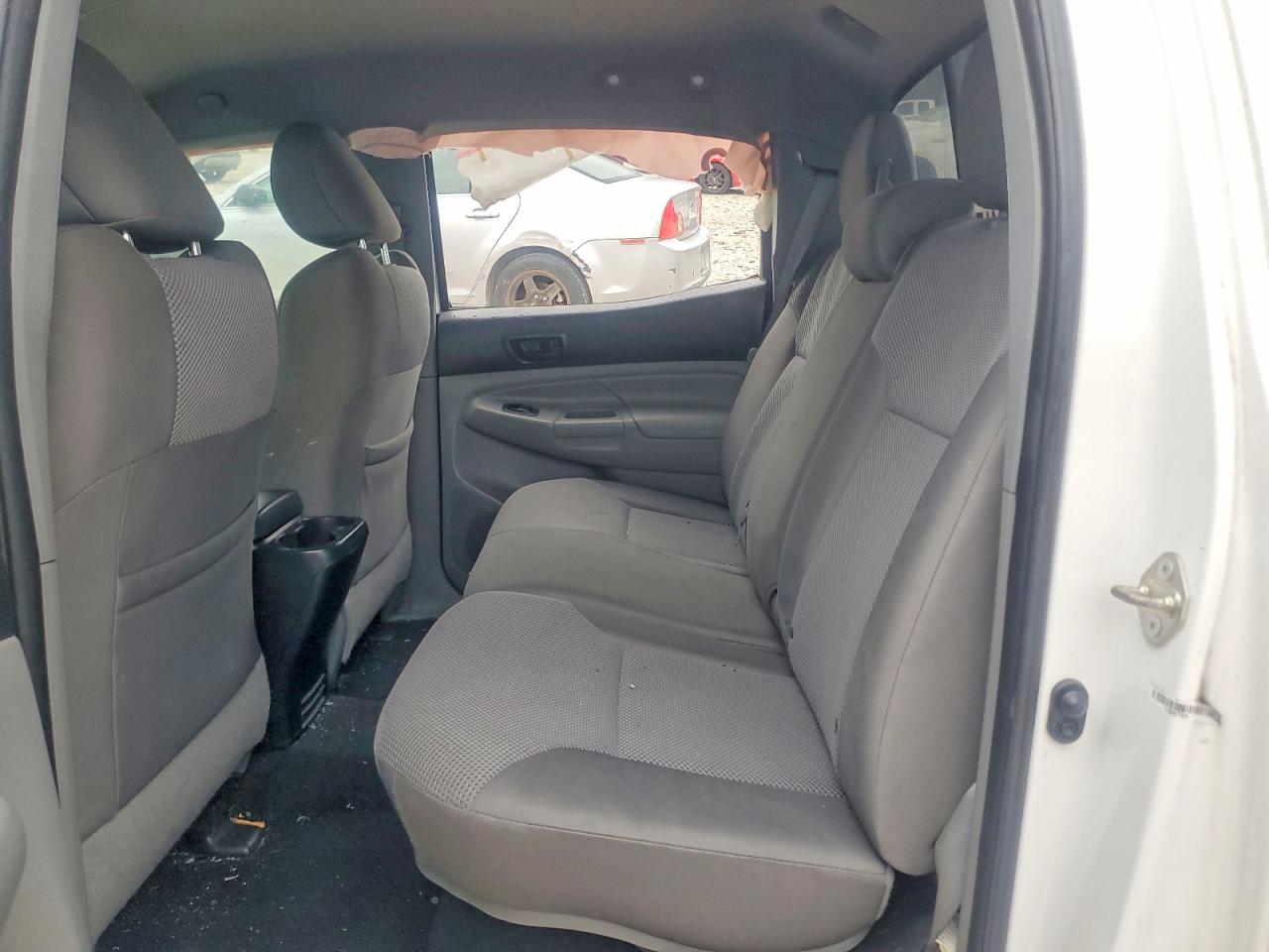 2015 Toyota Tacoma V6 White vin: 3TMLU4EN7FM171072