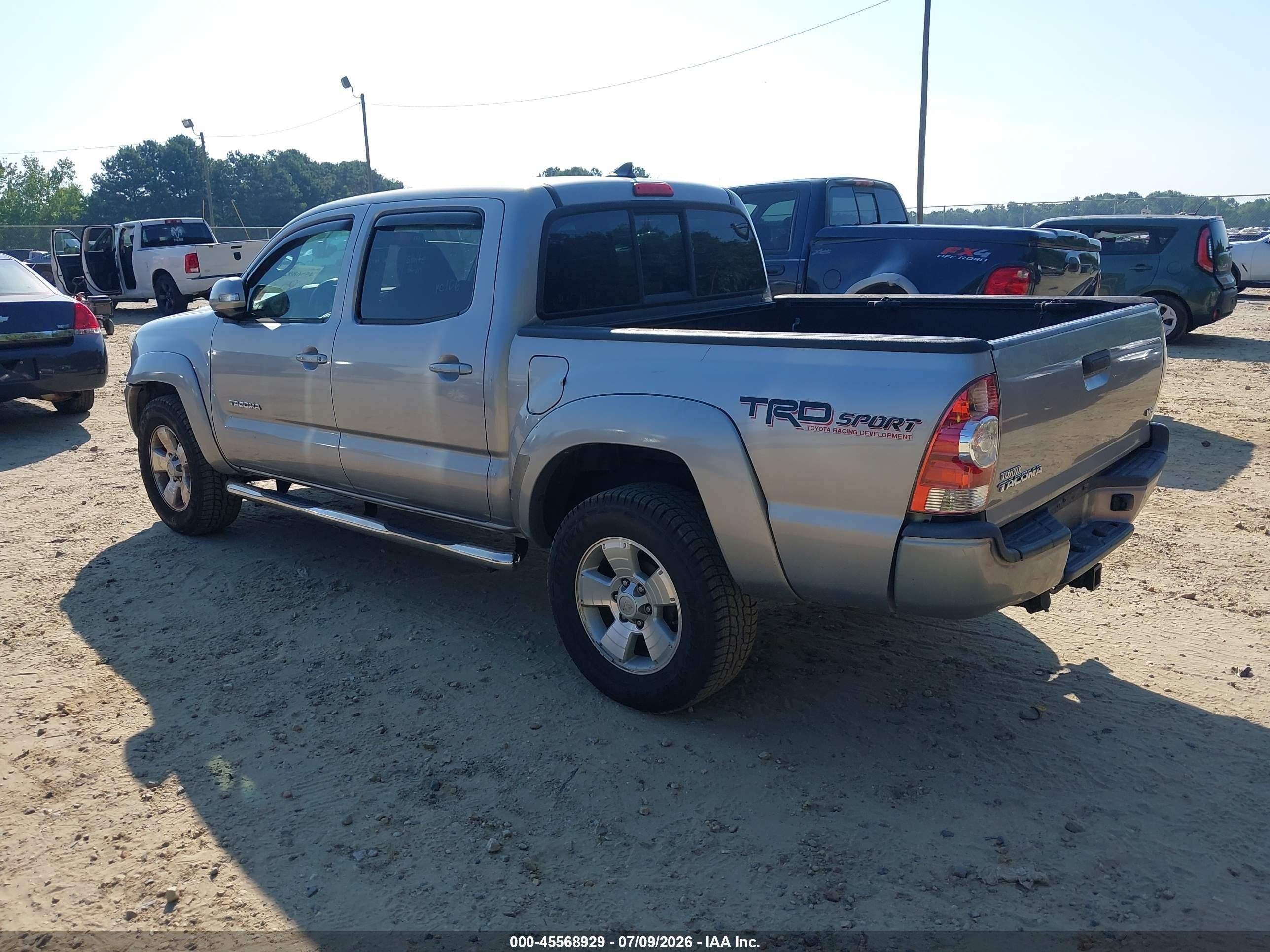 2015 Toyota Tacoma Base V6 Silver vin: 3TMLU4EN7FM174702
