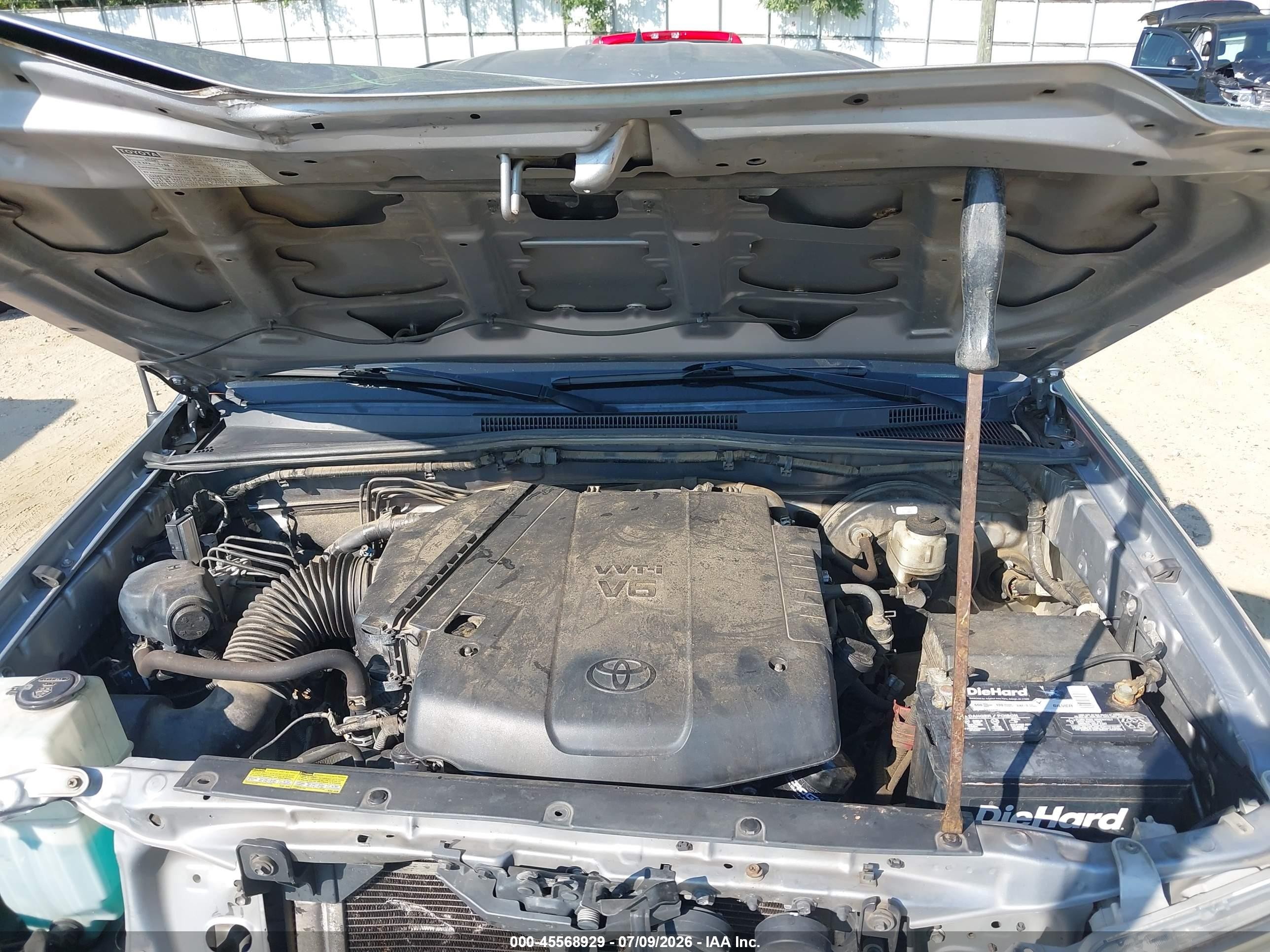 2015 Toyota Tacoma Base V6 Silver vin: 3TMLU4EN7FM174702