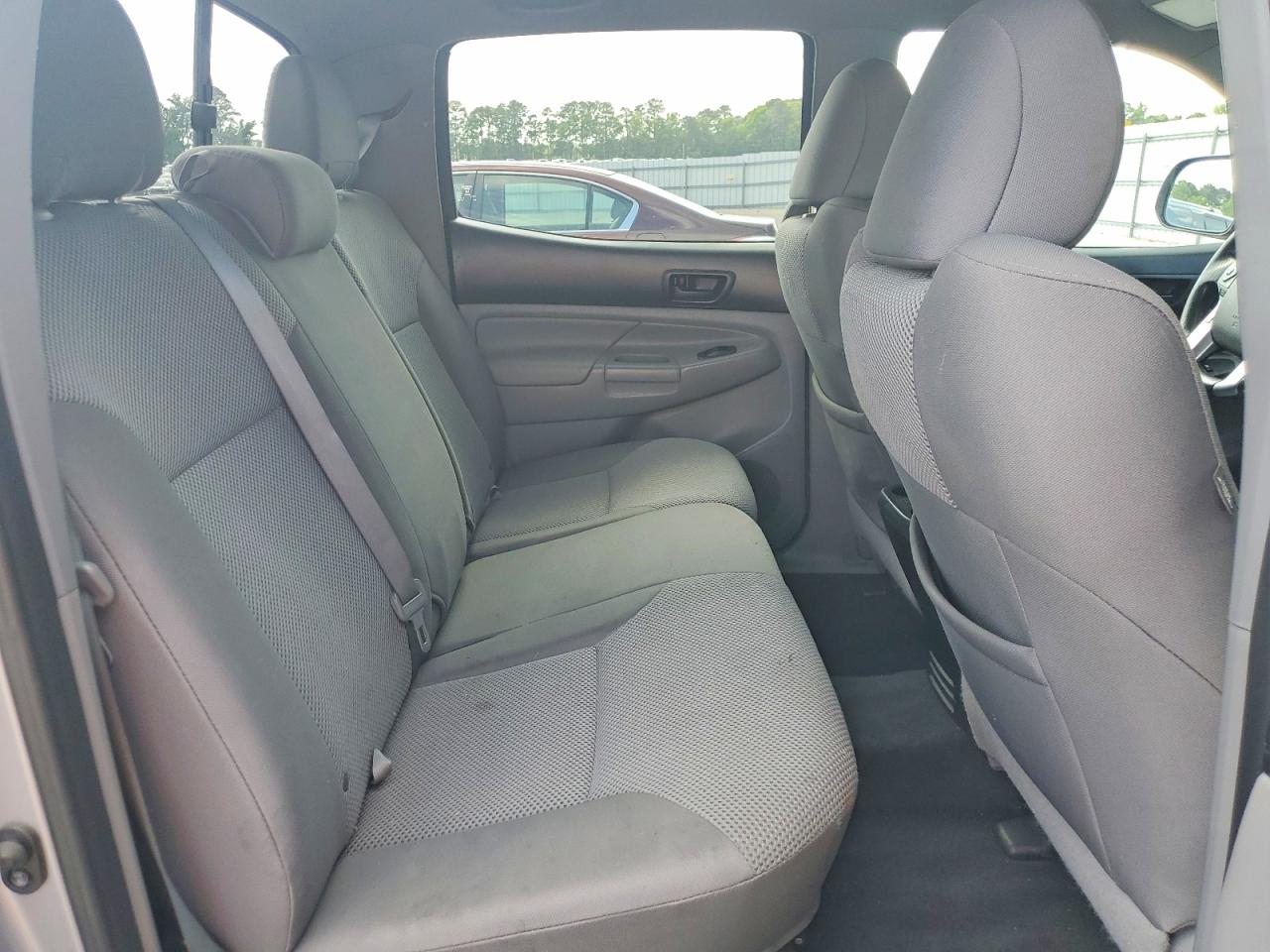 2015 Toyota Tacoma V6 Серый vin: 3TMLU4EN7FM178586