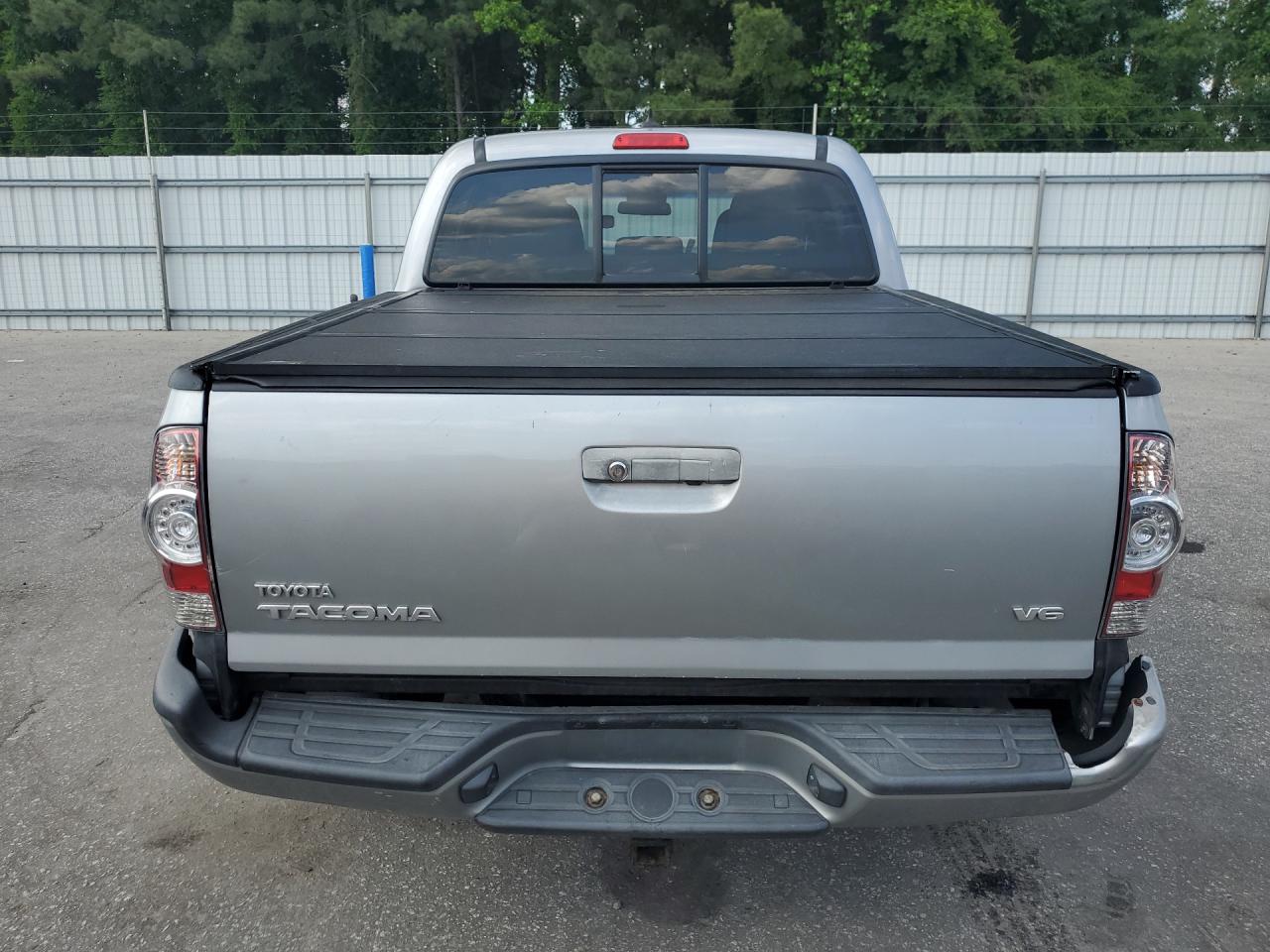 2015 Toyota Tacoma V6 Серый vin: 3TMLU4EN7FM178586