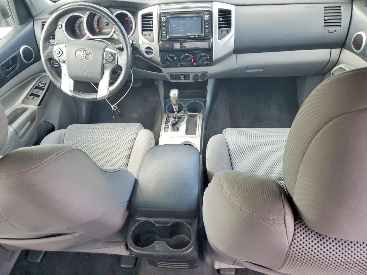2015 Toyota Tacoma V6 Серый vin: 3TMLU4EN7FM178586