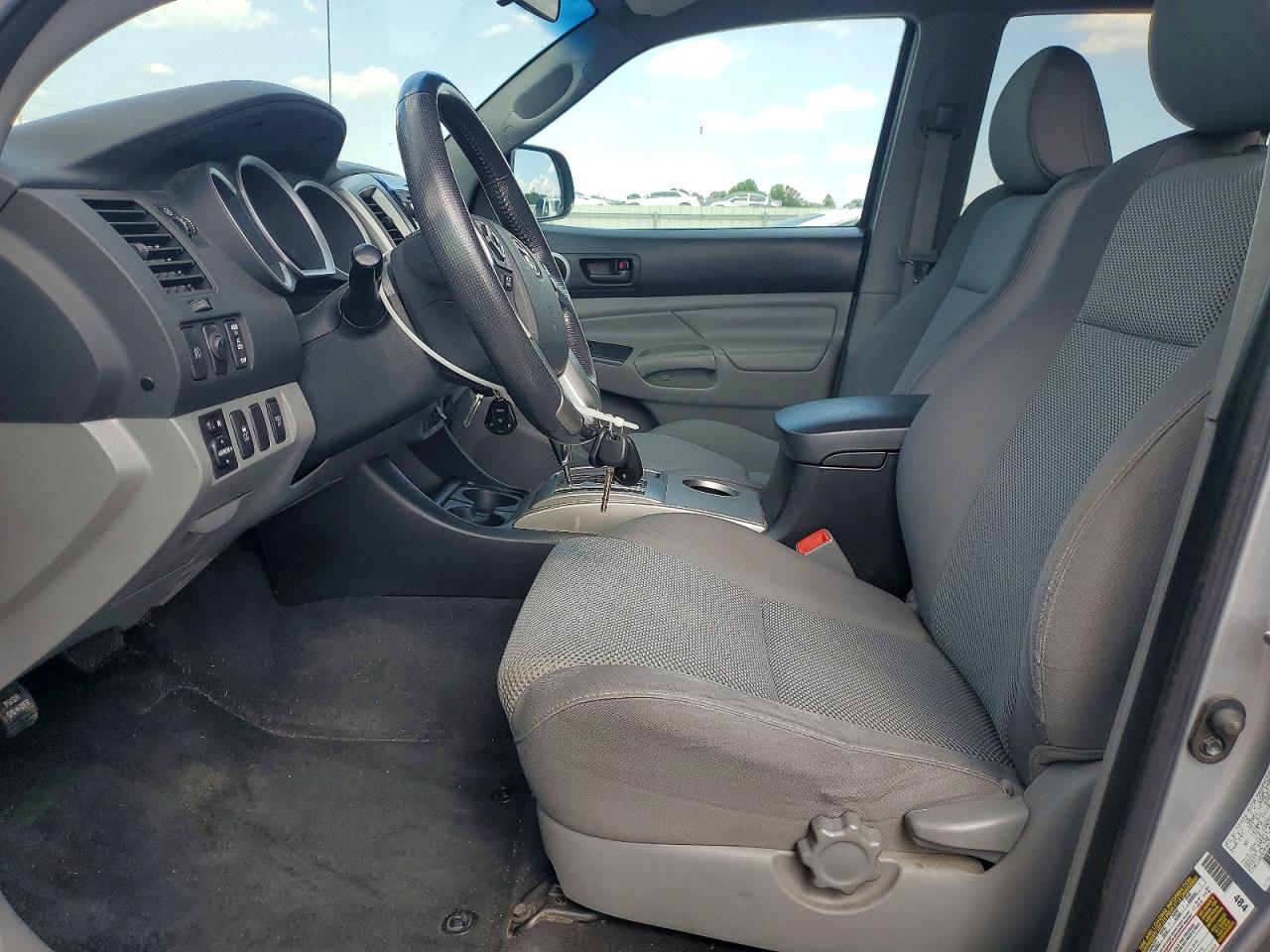 2015 Toyota Tacoma V6 Серый vin: 3TMLU4EN7FM178586