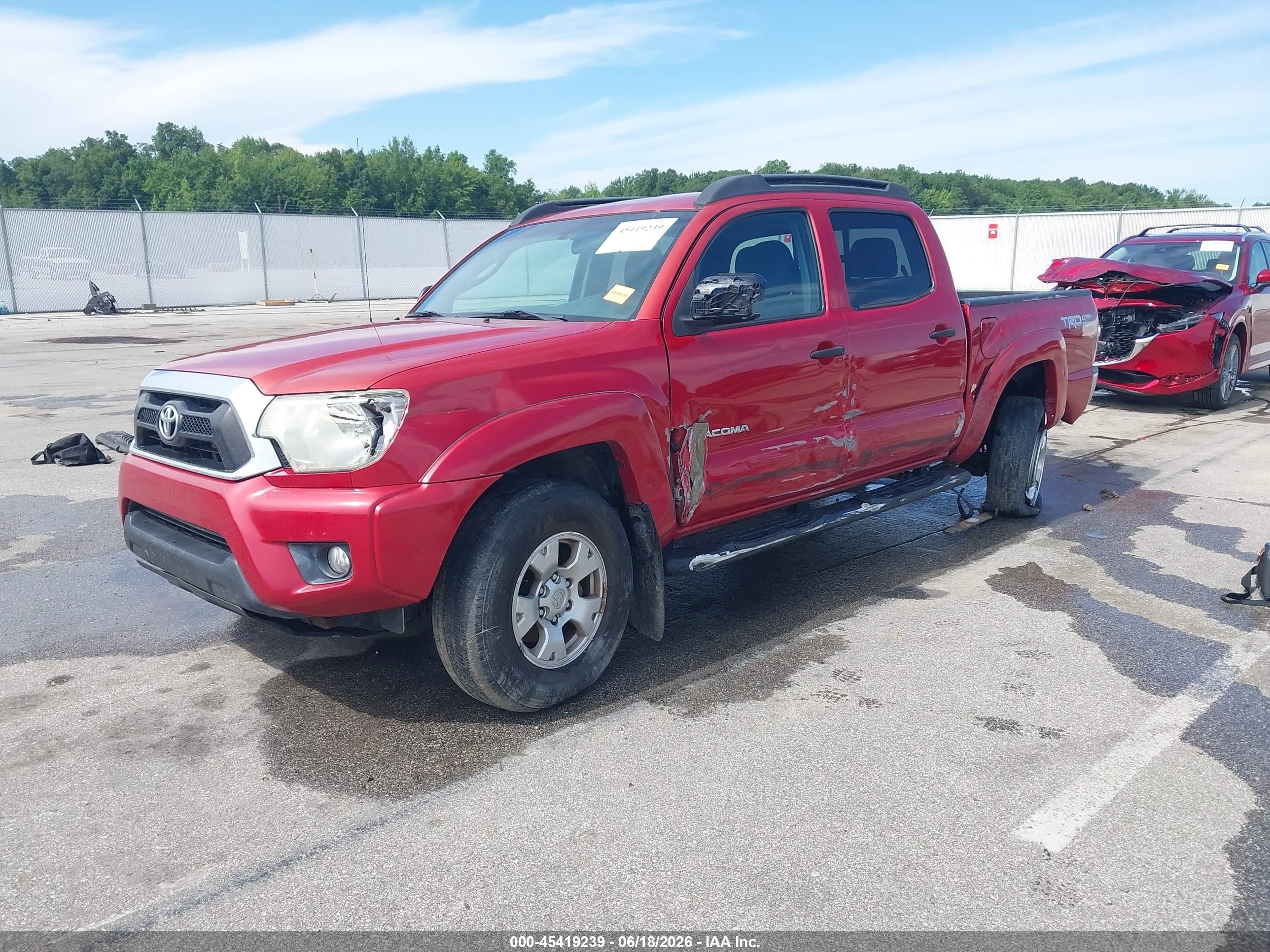 2015 Toyota Tacoma Base V6 Red vin: 3TMLU4EN7FM185070