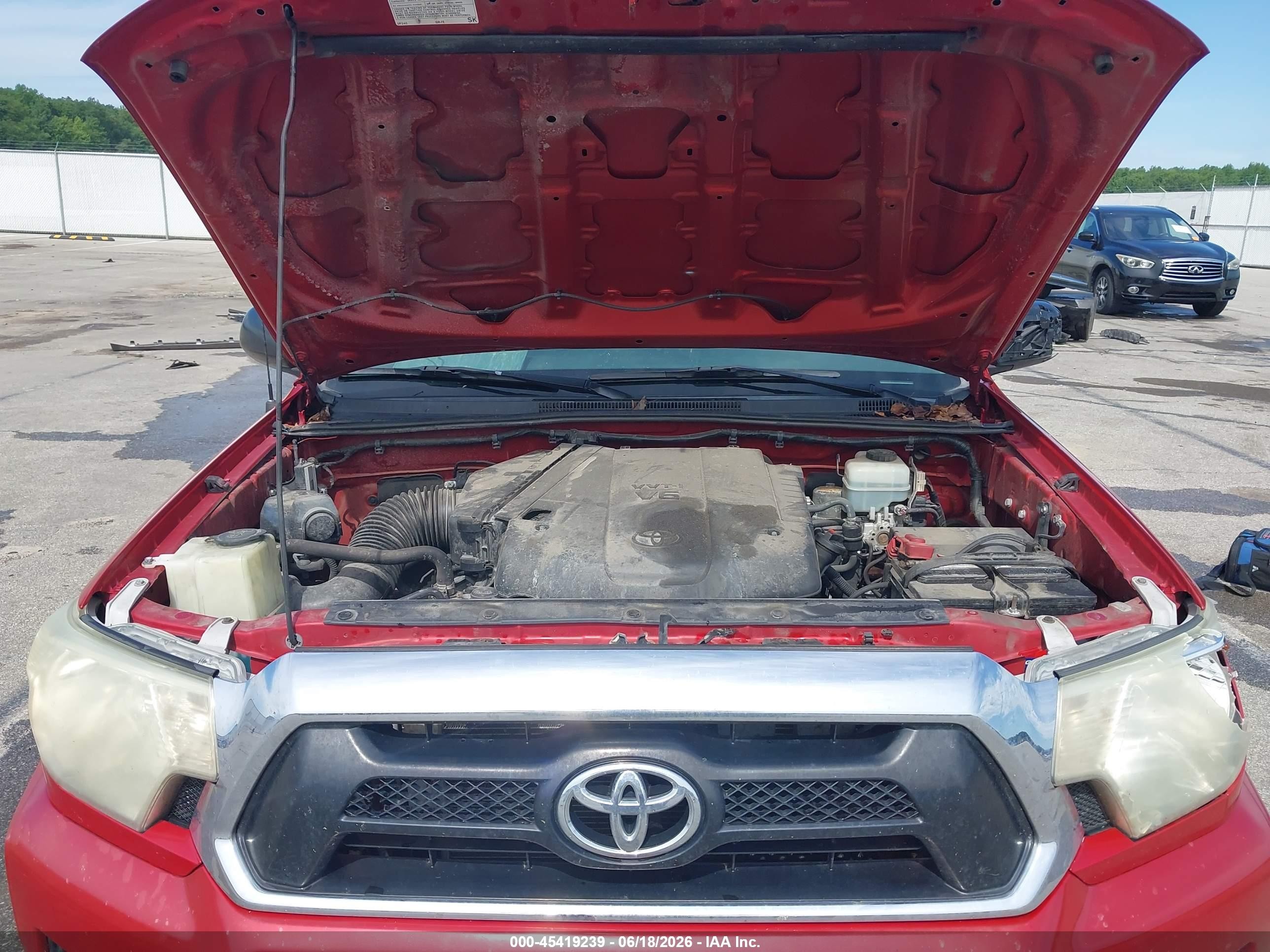 2015 Toyota Tacoma Base V6 Red vin: 3TMLU4EN7FM185070