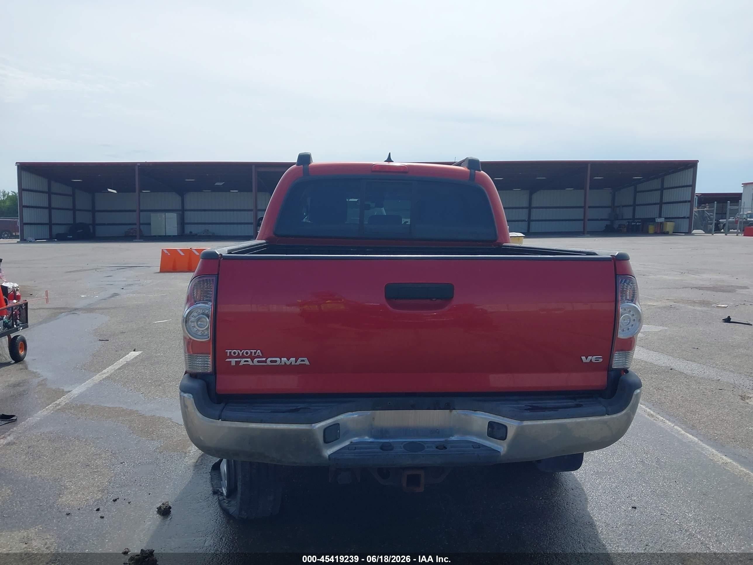 2015 Toyota Tacoma Base V6 Red vin: 3TMLU4EN7FM185070