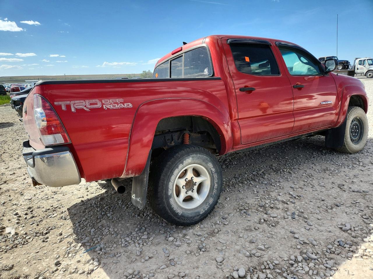 2015 Toyota Tacoma V6 Red vin: 3TMLU4EN7FM187823