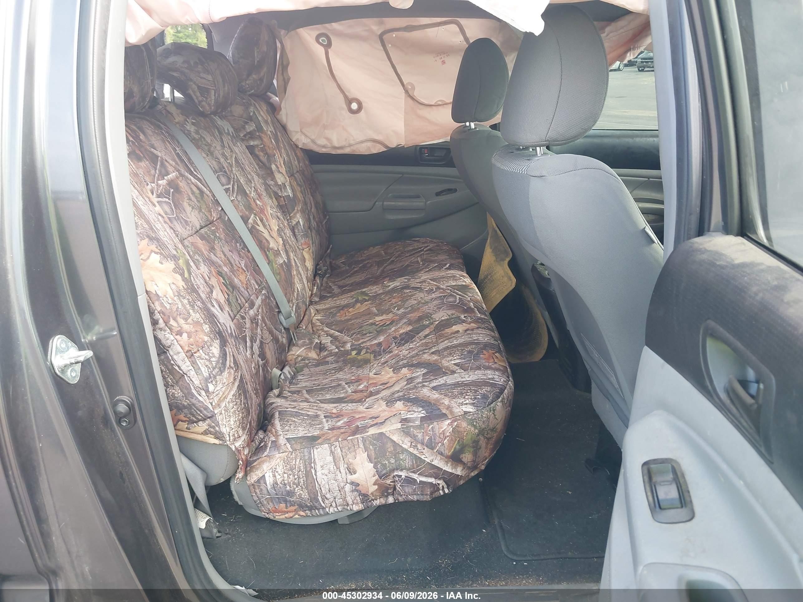 2015 Toyota Tacoma Base V6 Gray vin: 3TMLU4EN7FM196635