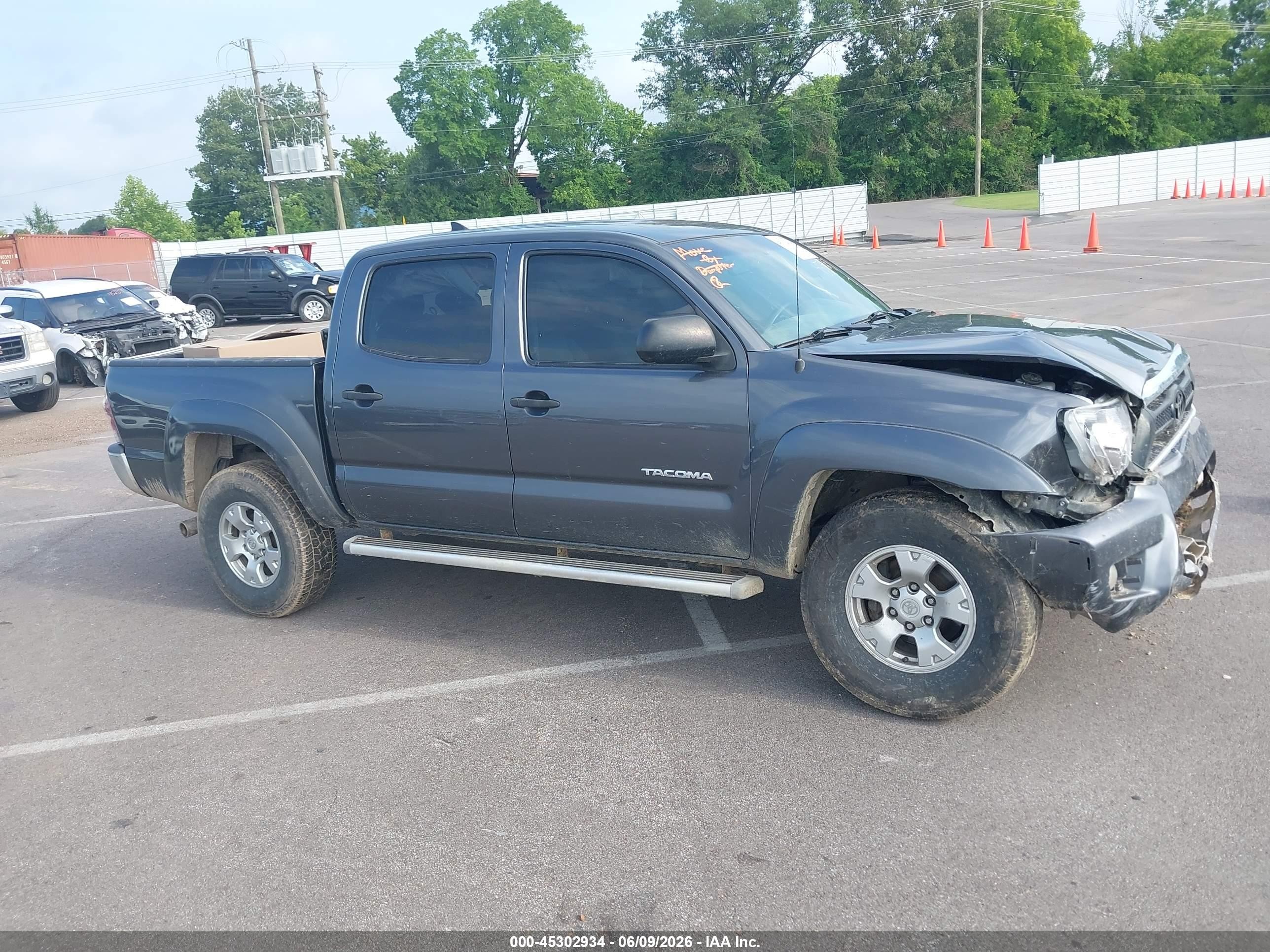 2015 Toyota Tacoma Base V6 Gray vin: 3TMLU4EN7FM196635