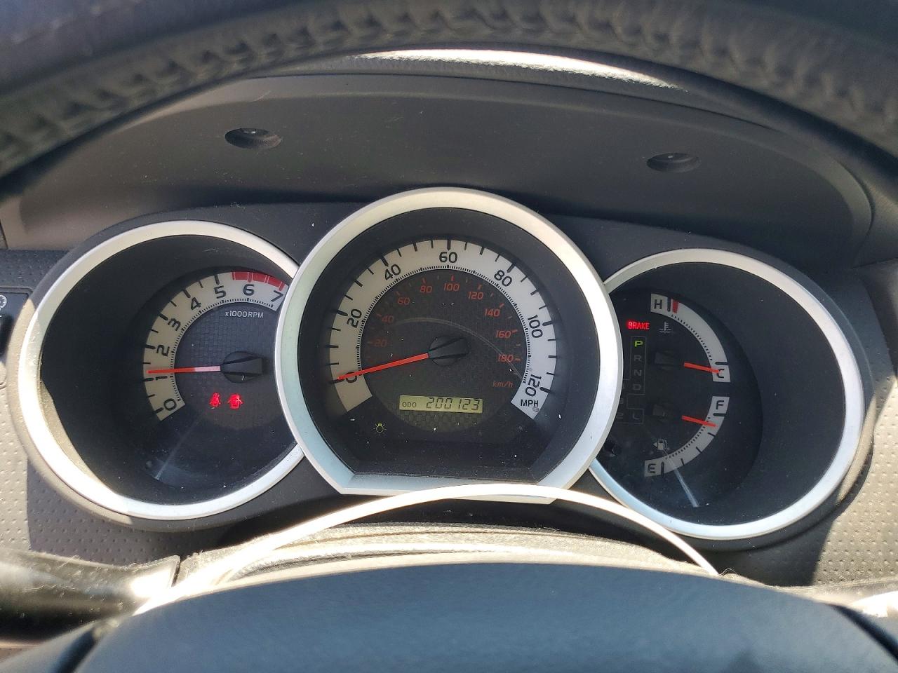 2015 Toyota Tacoma V6 Silver vin: 3TMLU4EN7FM198255