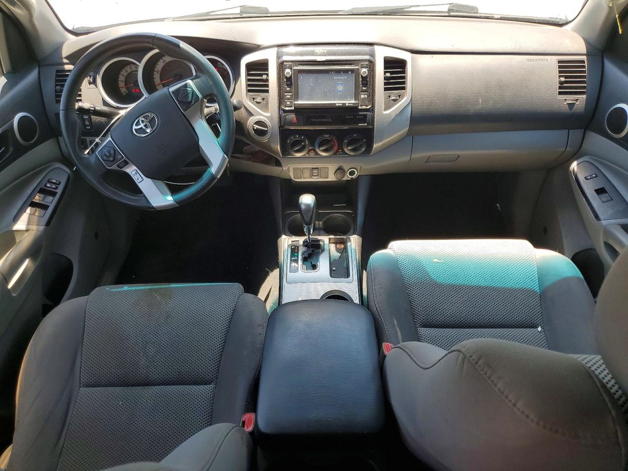 2015 Toyota Tacoma V6 Silver vin: 3TMLU4EN7FM198255
