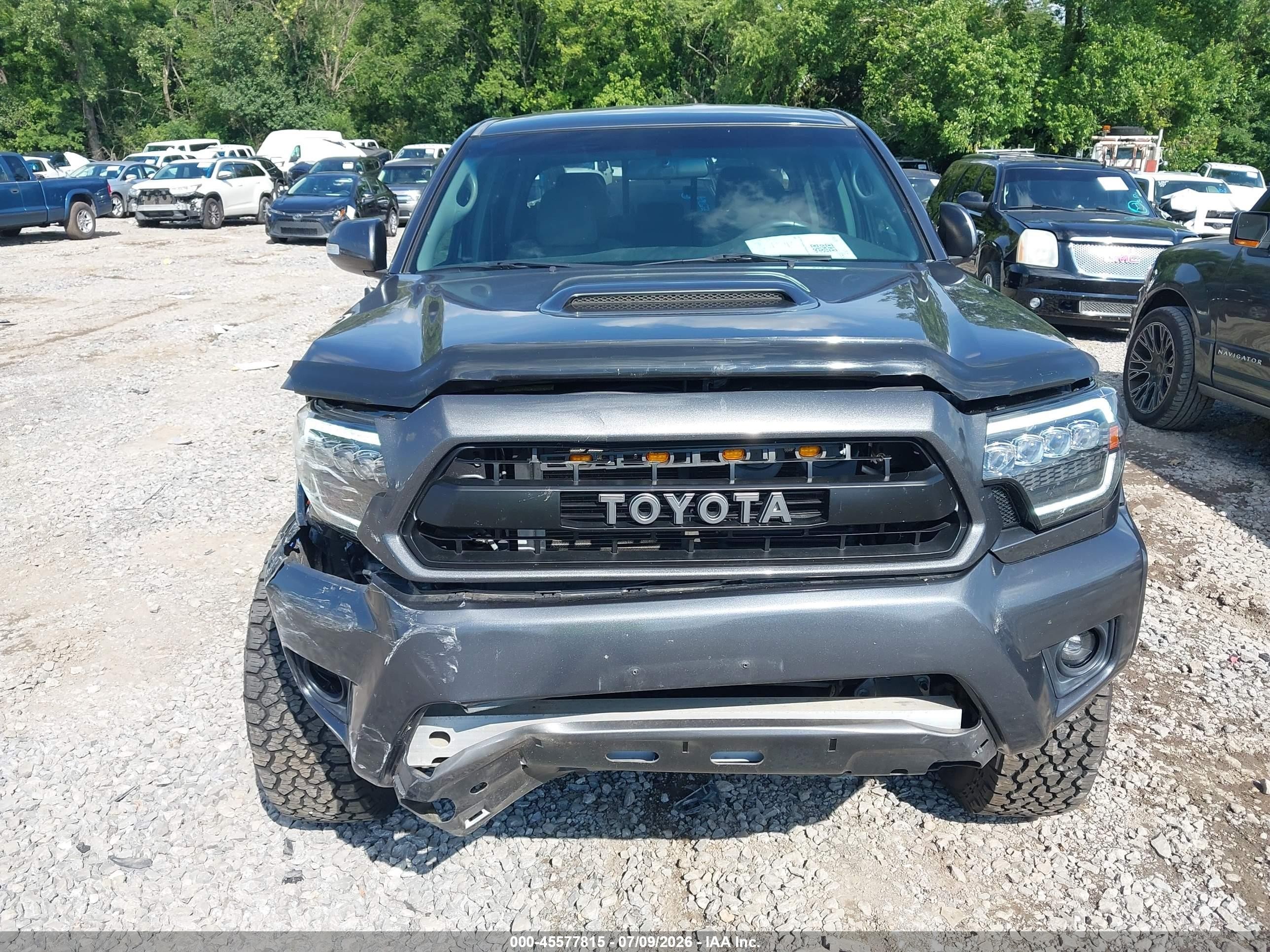 2015 Toyota Tacoma Base V6 Серый vin: 3TMLU4EN7FM200120