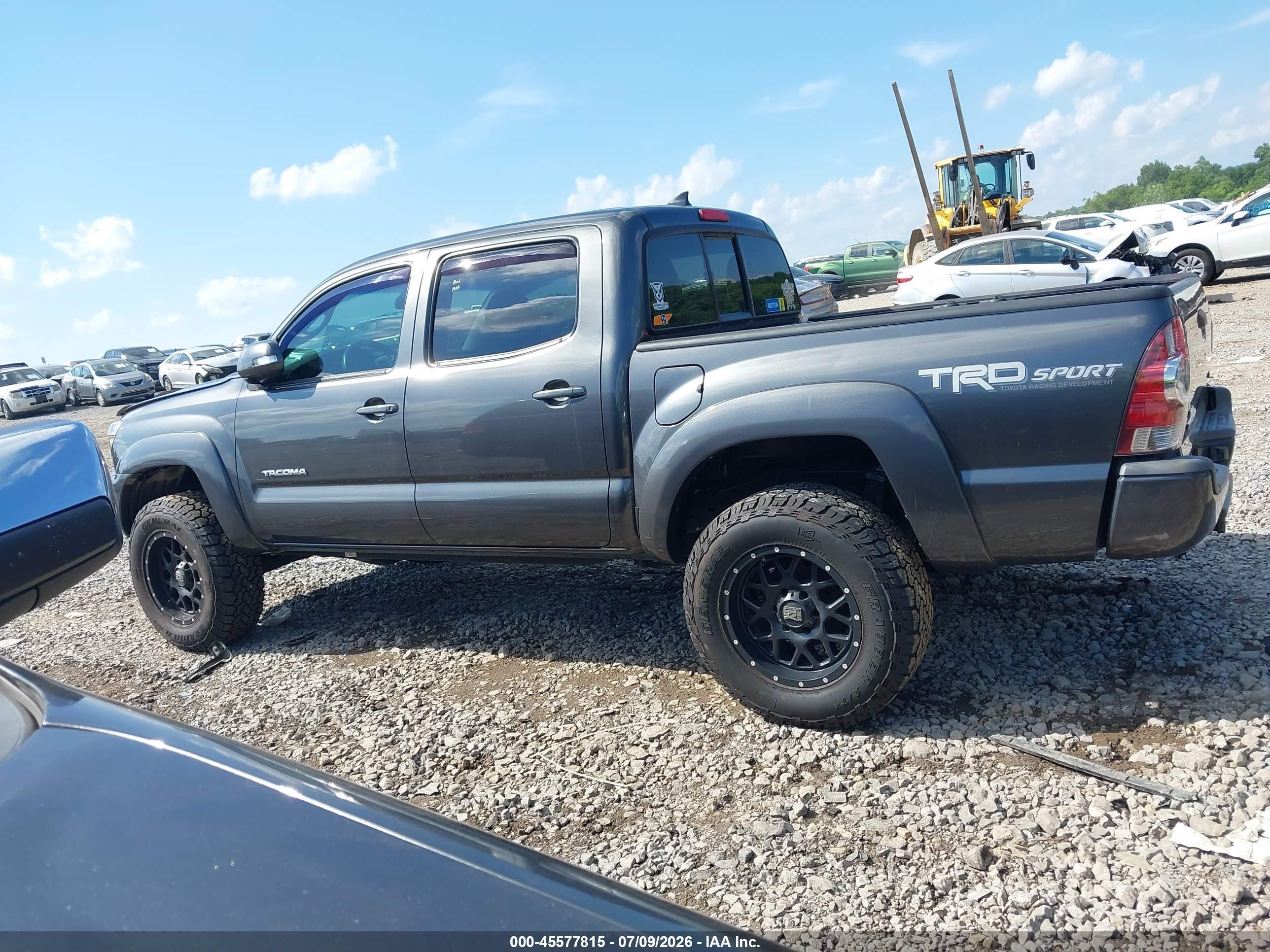 2015 Toyota Tacoma Base V6 Серый vin: 3TMLU4EN7FM200120