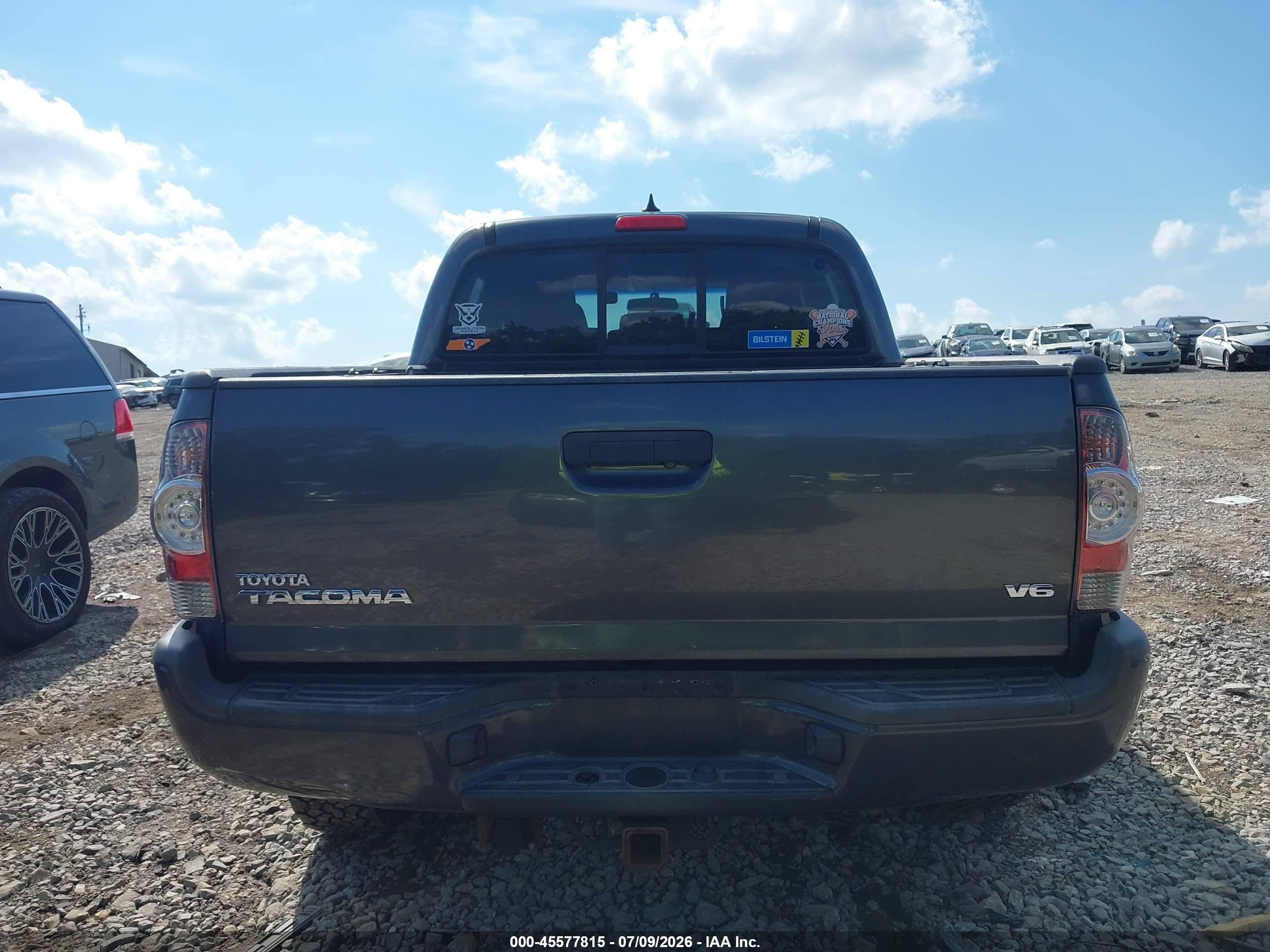 2015 Toyota Tacoma Base V6 Серый vin: 3TMLU4EN7FM200120