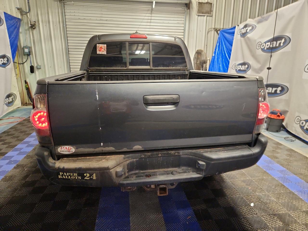 2011 Toyota Tacoma Double Cab Black vin: 3TMLU4EN8BM066275