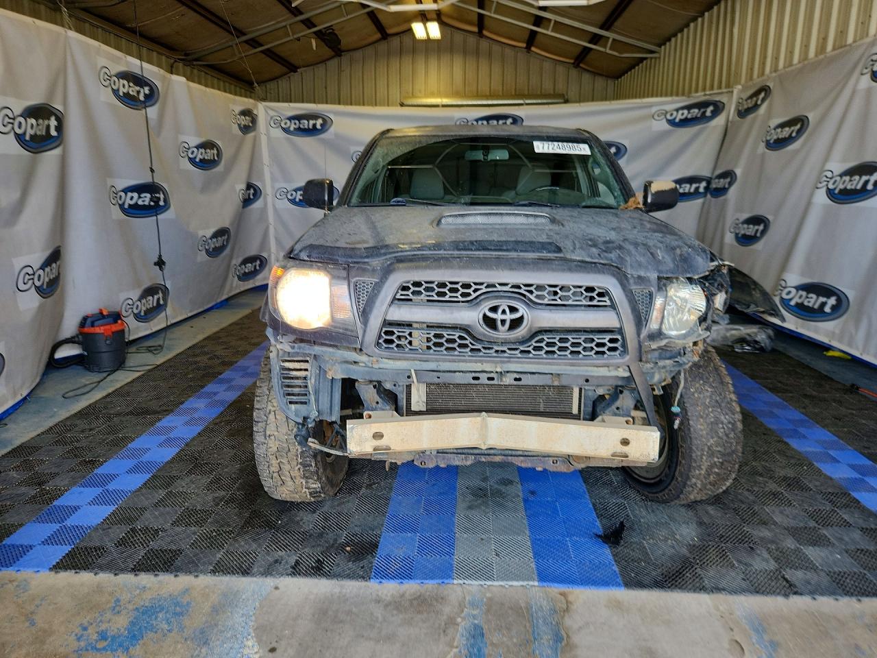 2011 Toyota Tacoma Double Cab Black vin: 3TMLU4EN8BM066275