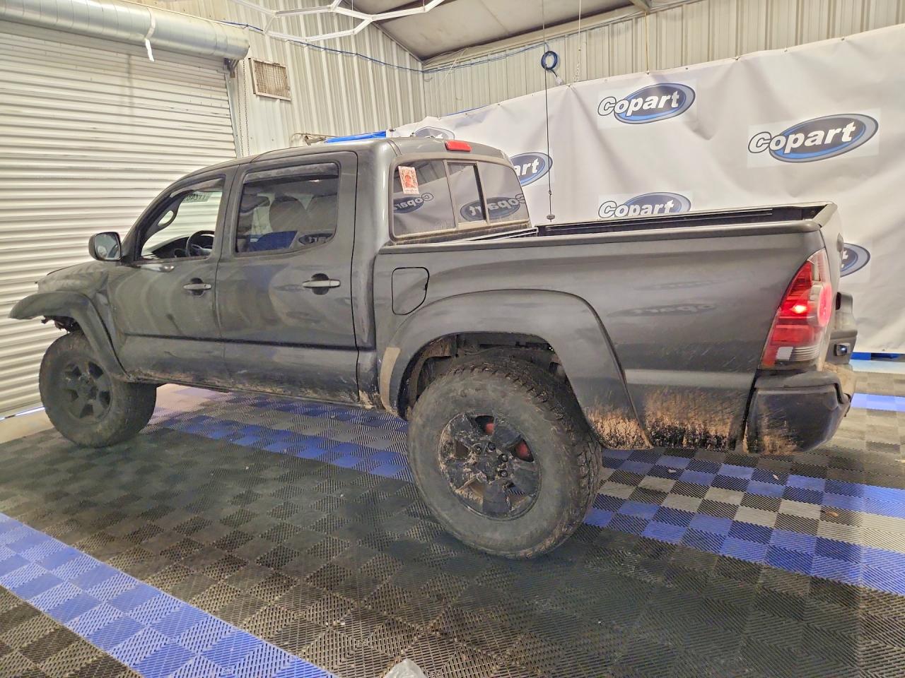 2011 Toyota Tacoma Double Cab Black vin: 3TMLU4EN8BM066275