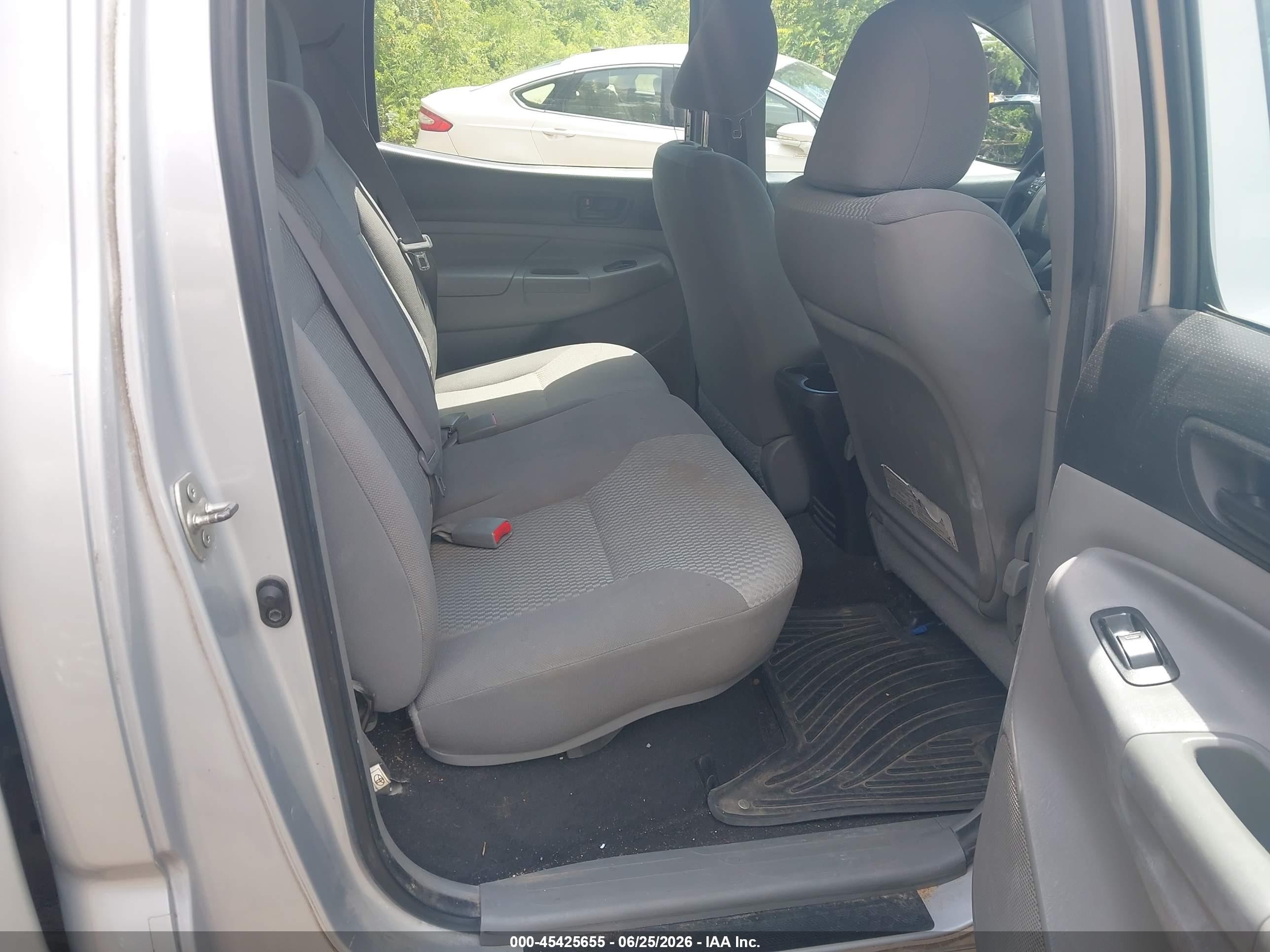 2012 Toyota Tacoma Base V6 Silver vin: 3TMLU4EN8CM085507