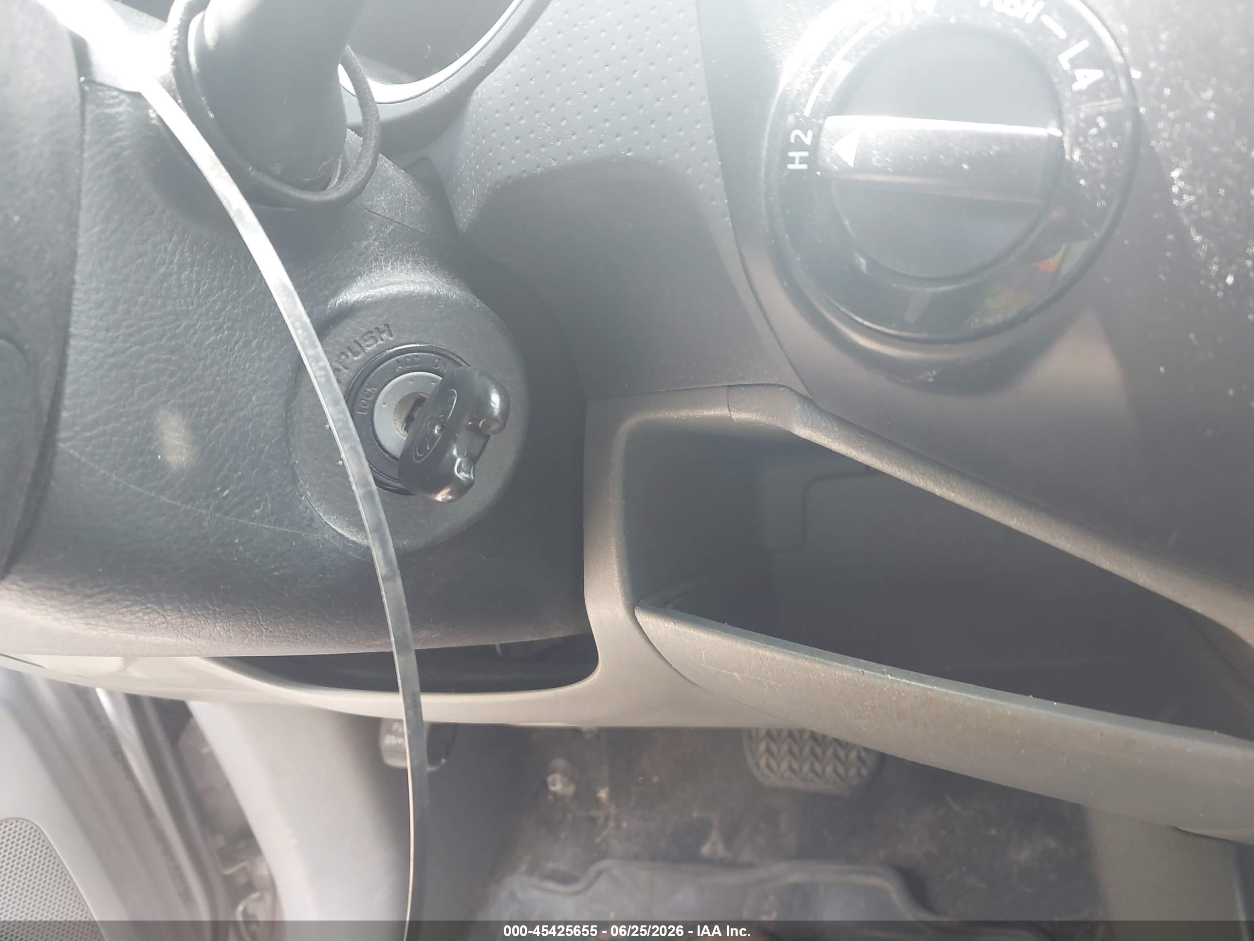 2012 Toyota Tacoma Base V6 Silver vin: 3TMLU4EN8CM085507