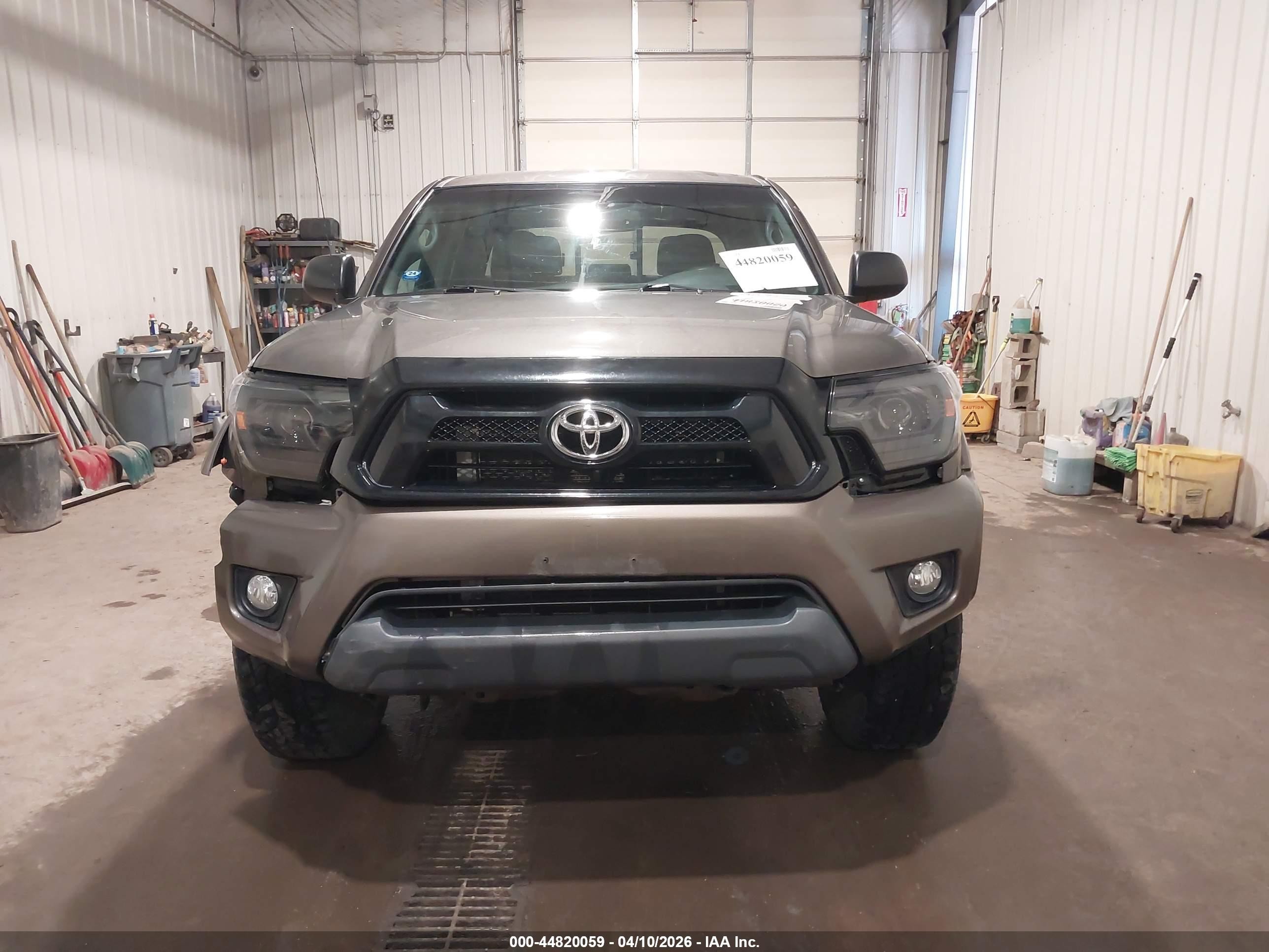 2012 Toyota Tacoma Base V6 Gray vin: 3TMLU4EN8CM089900