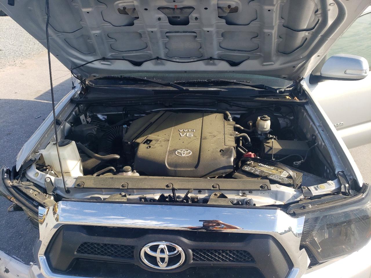 2013 Toyota Tacoma Double Cab Silver vin: 3TMLU4EN8DM103893