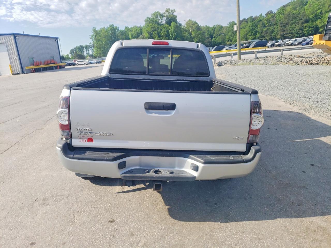 2013 Toyota Tacoma Double Cab Silver vin: 3TMLU4EN8DM103893