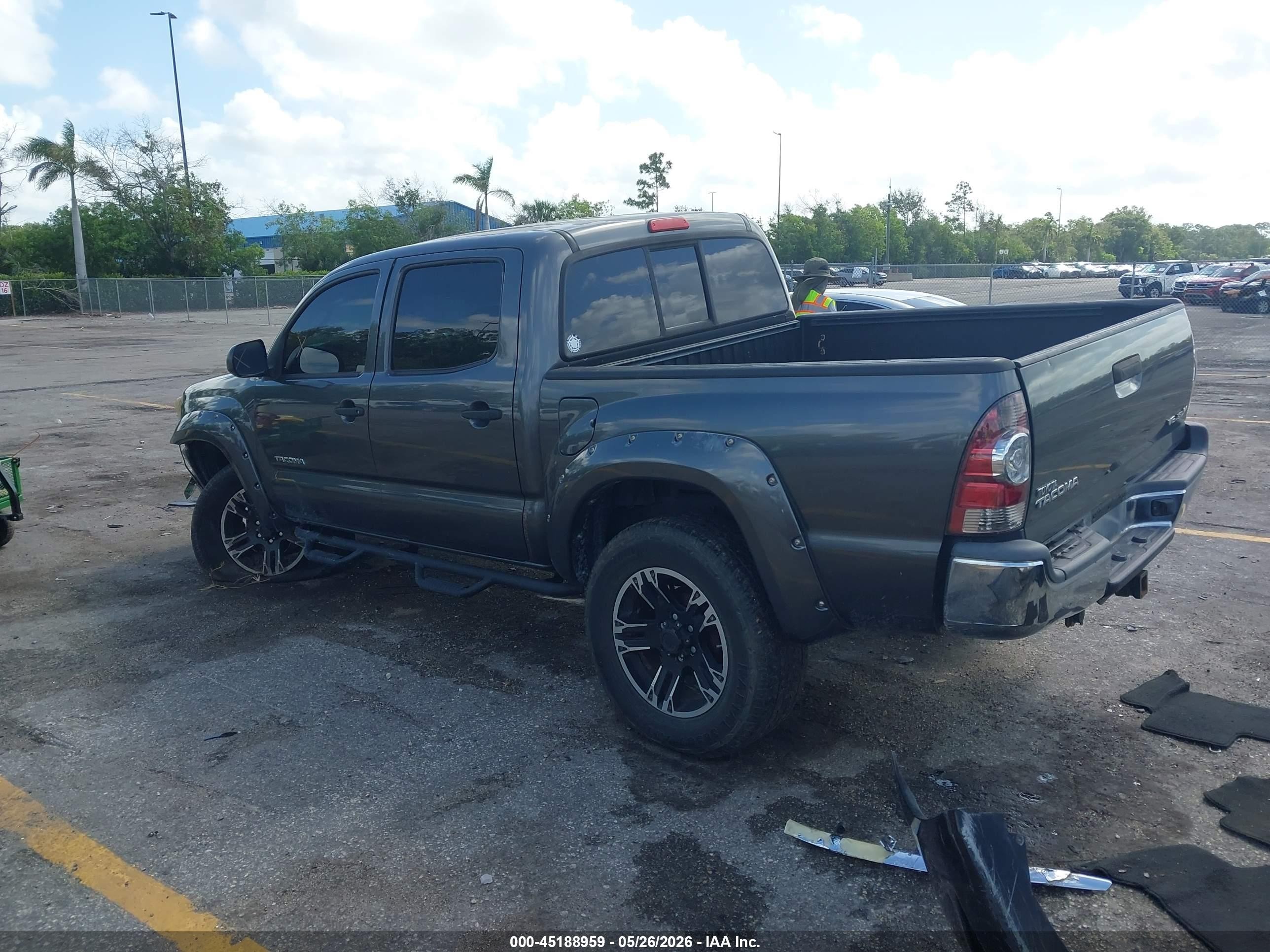 2013 Toyota Tacoma Base V6 Gray vin: 3TMLU4EN8DM130916