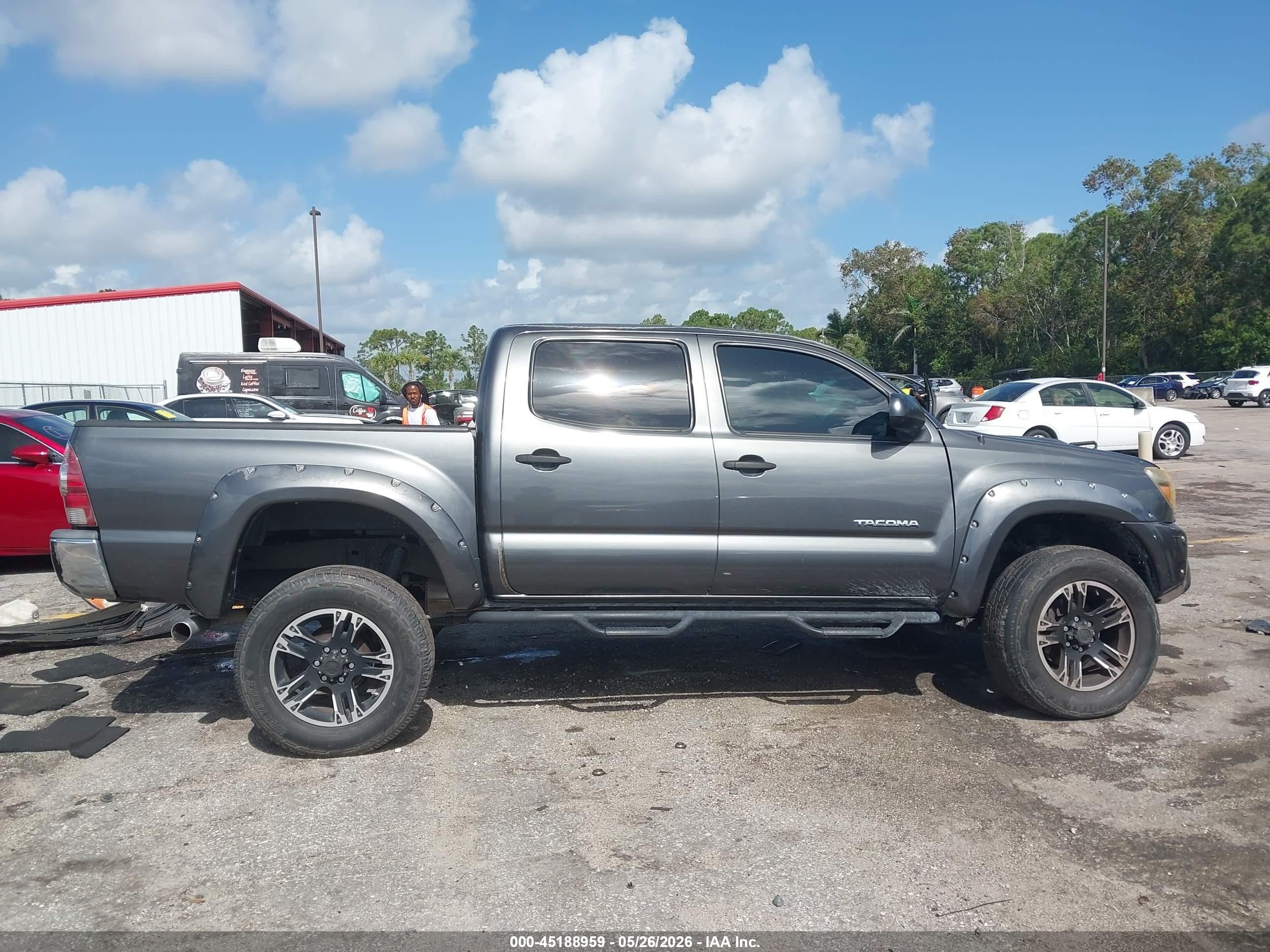 2013 Toyota Tacoma Base V6 Gray vin: 3TMLU4EN8DM130916