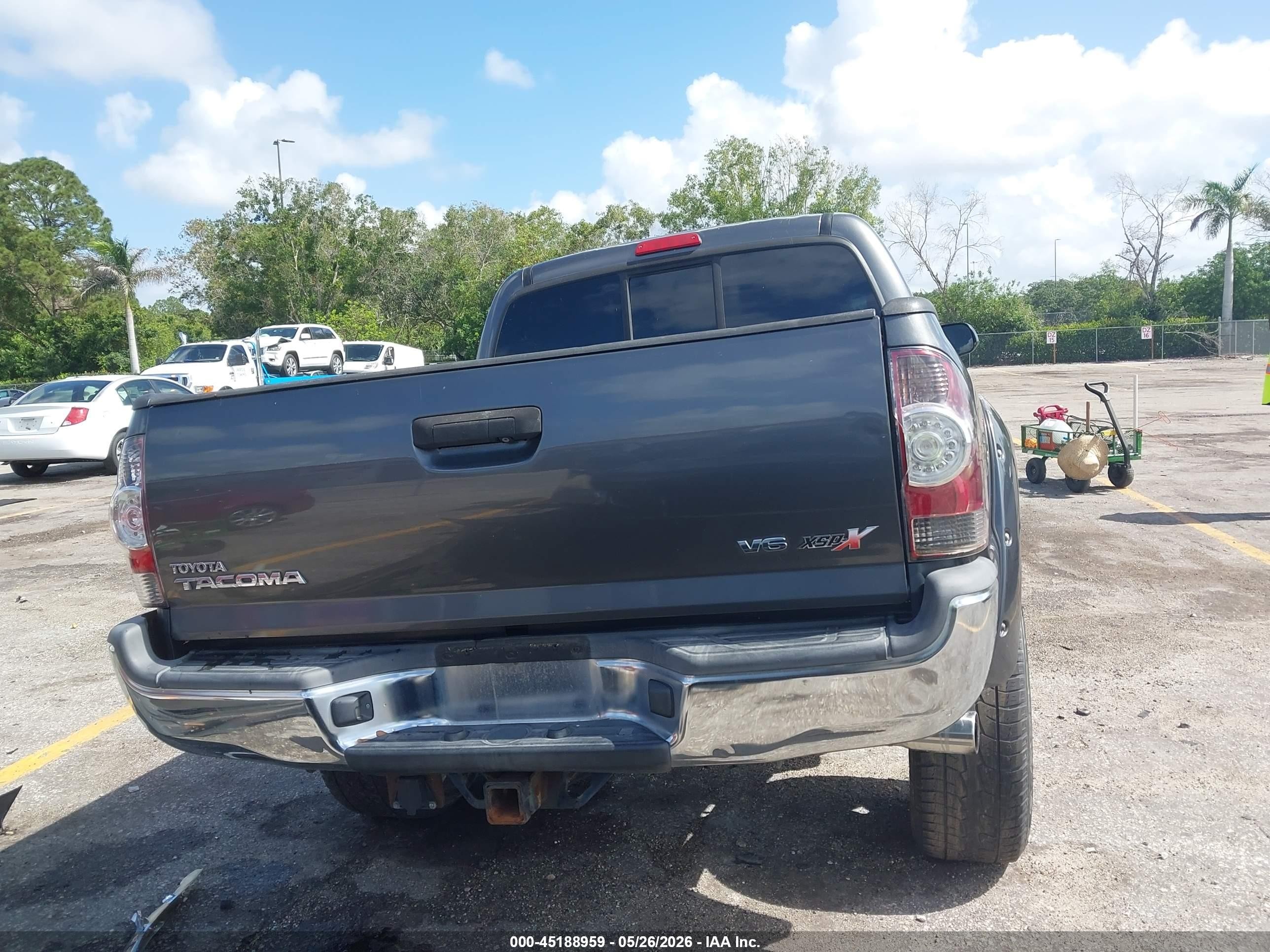 2013 Toyota Tacoma Base V6 Gray vin: 3TMLU4EN8DM130916
