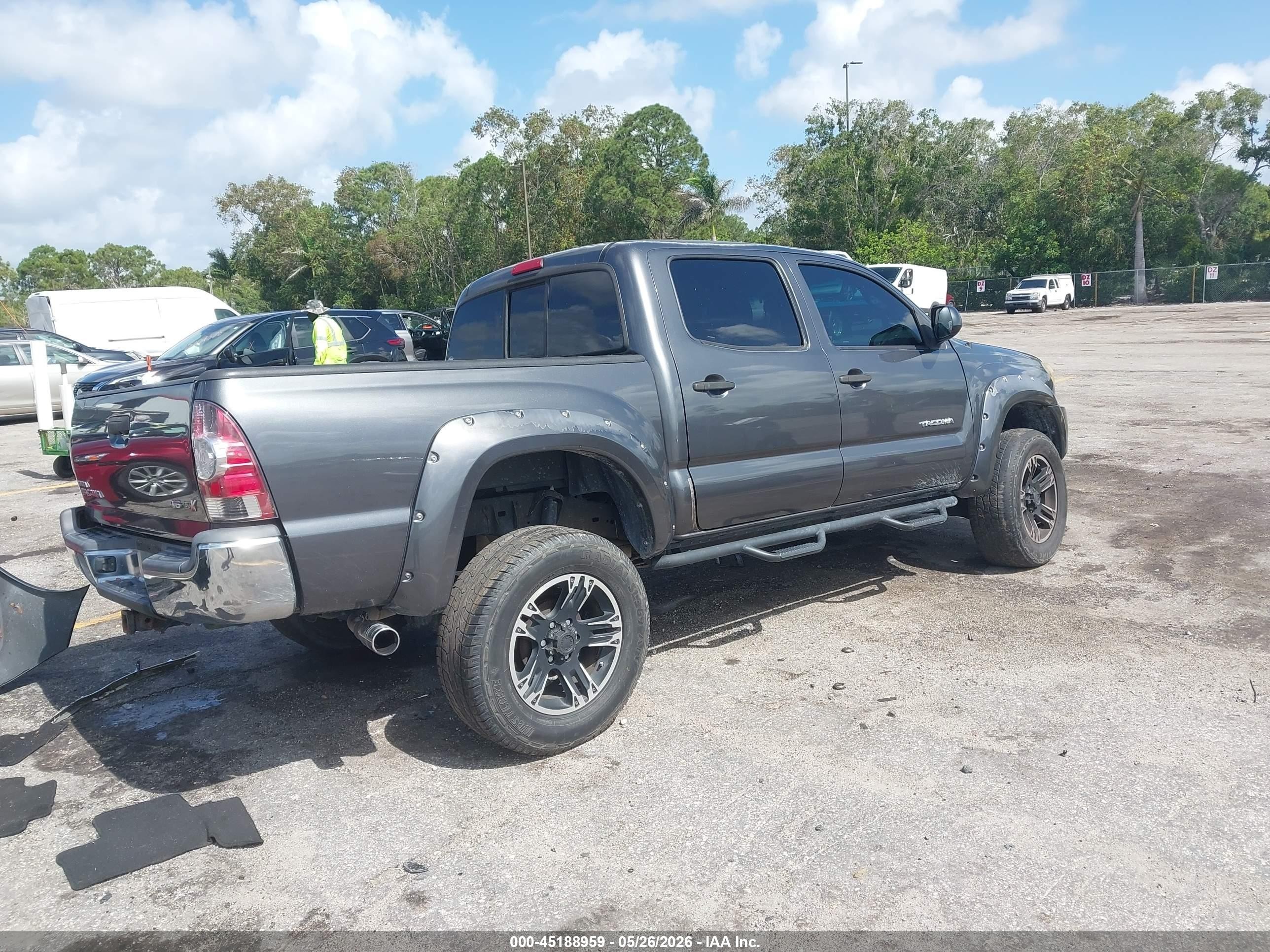 2013 Toyota Tacoma Base V6 Gray vin: 3TMLU4EN8DM130916