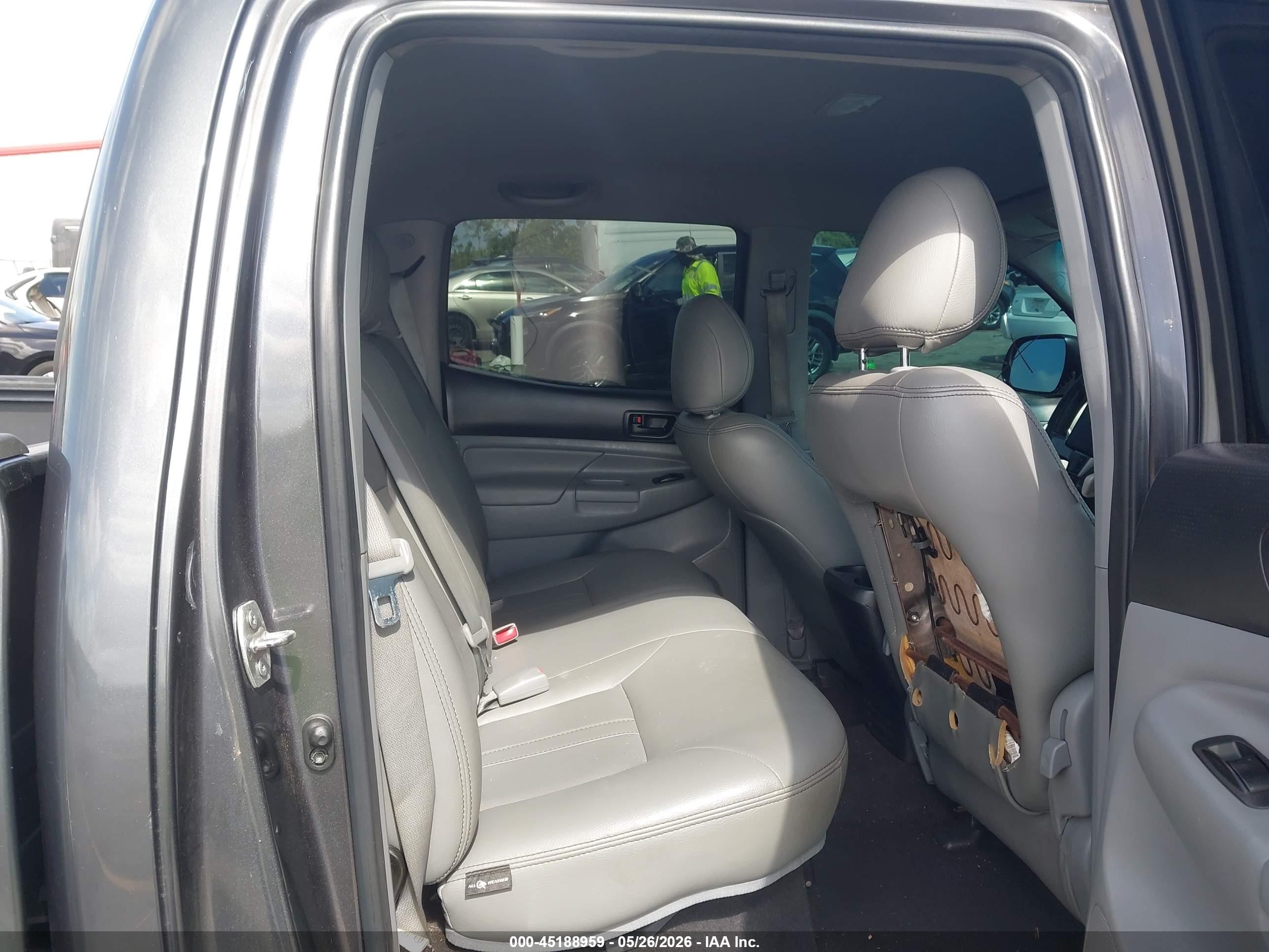 2013 Toyota Tacoma Base V6 Gray vin: 3TMLU4EN8DM130916