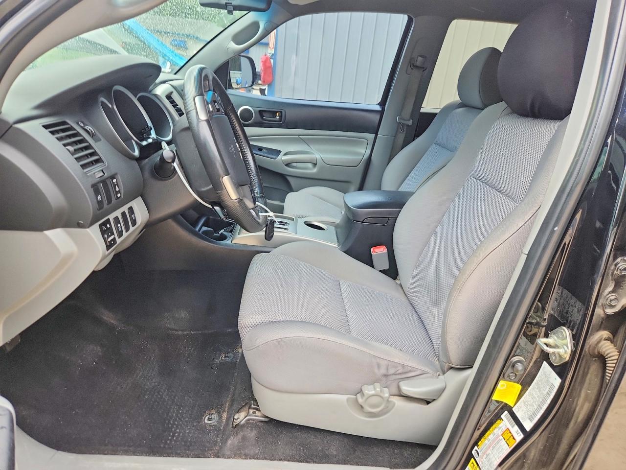 2014 Toyota Tacoma V6 Black vin: 3TMLU4EN8EM143618
