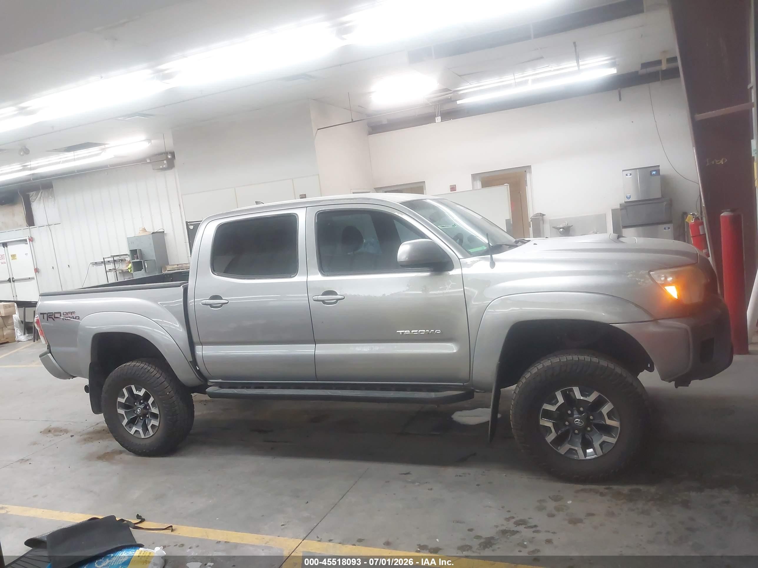 2014 Toyota Tacoma Base V6 Gray vin: 3TMLU4EN8EM145692