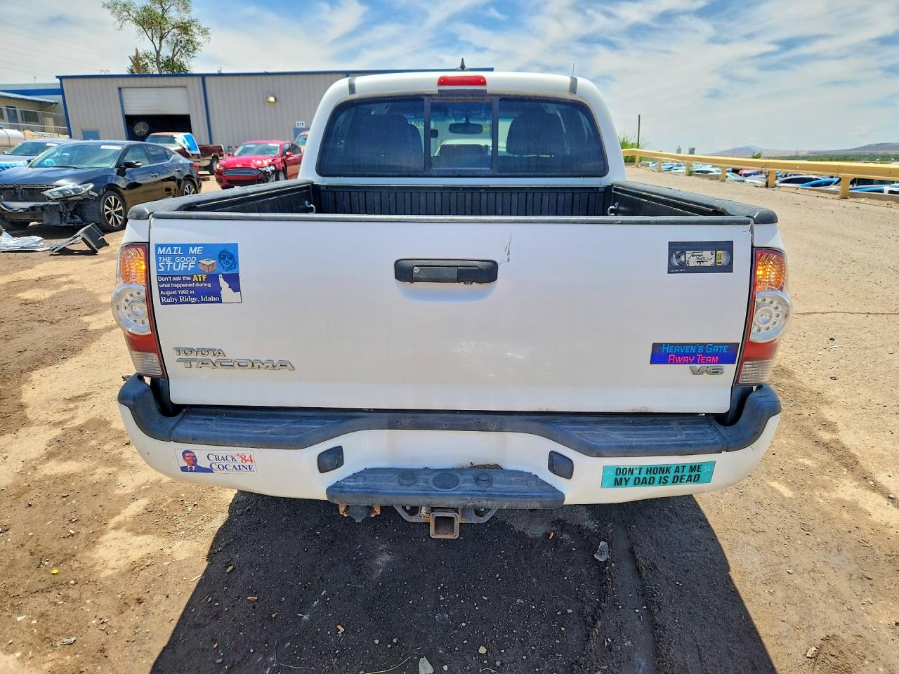 2014 Toyota Tacoma Double Cab White vin: 3TMLU4EN8EM153890
