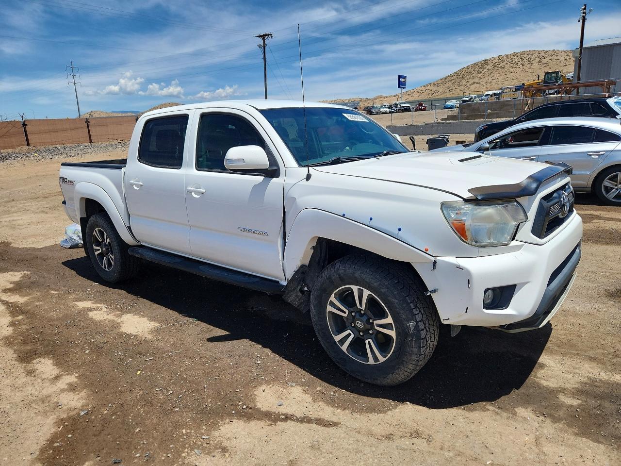 2014 Toyota Tacoma Double Cab White vin: 3TMLU4EN8EM153890