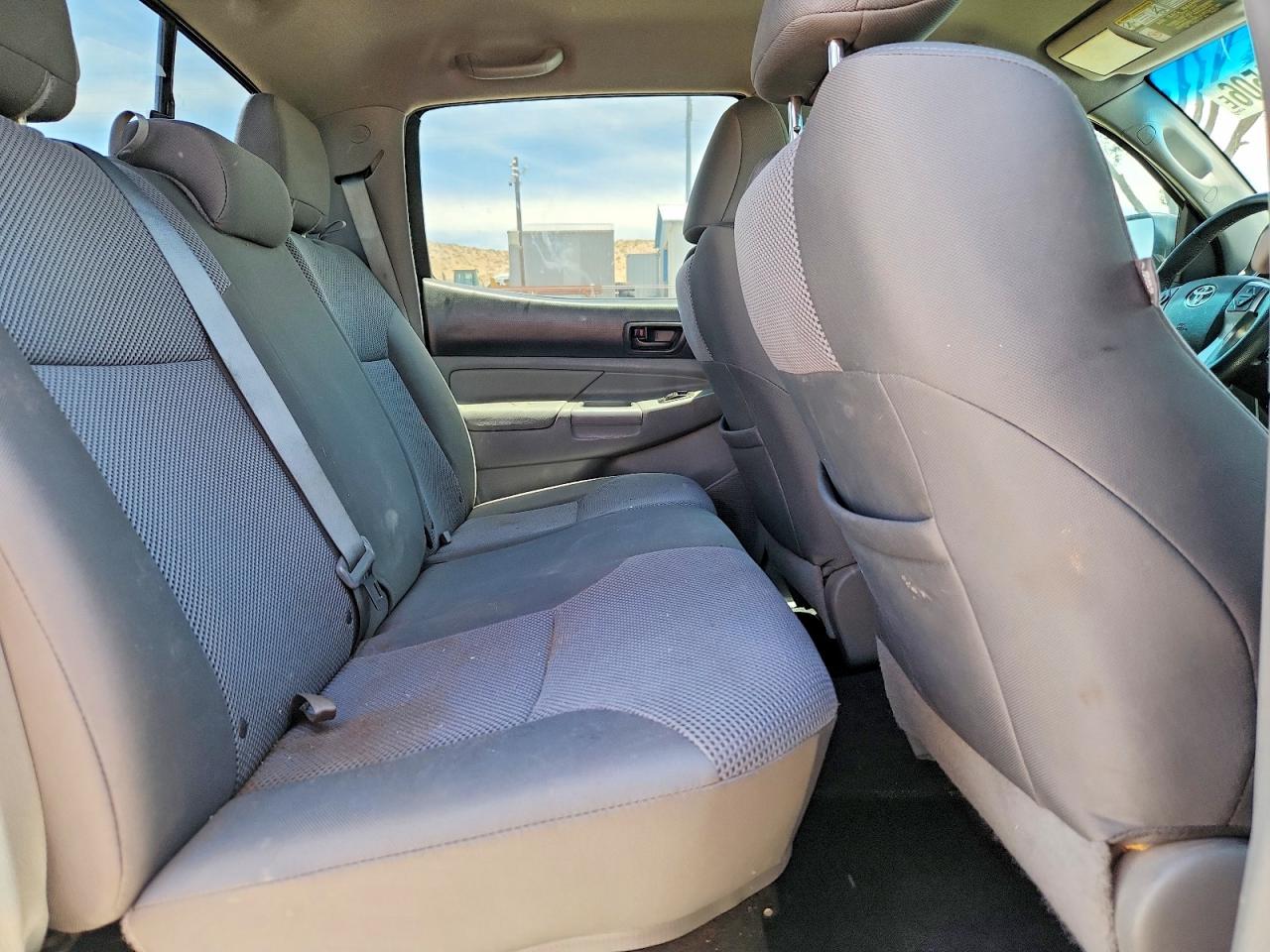 2014 Toyota Tacoma Double Cab White vin: 3TMLU4EN8EM153890