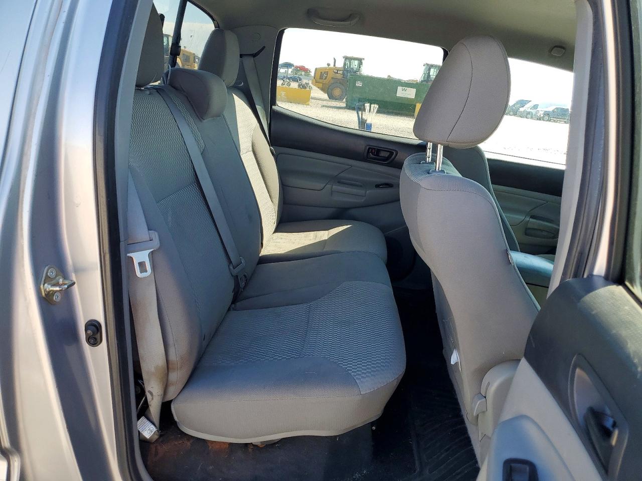 2015 Toyota Tacoma V6 Silver vin: 3TMLU4EN8FM166611