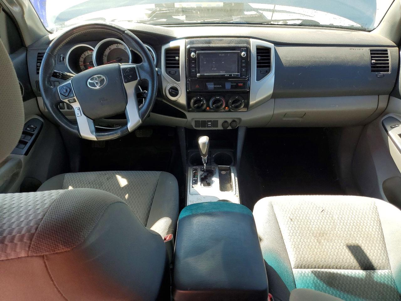 2015 Toyota Tacoma V6 Silver vin: 3TMLU4EN8FM166611