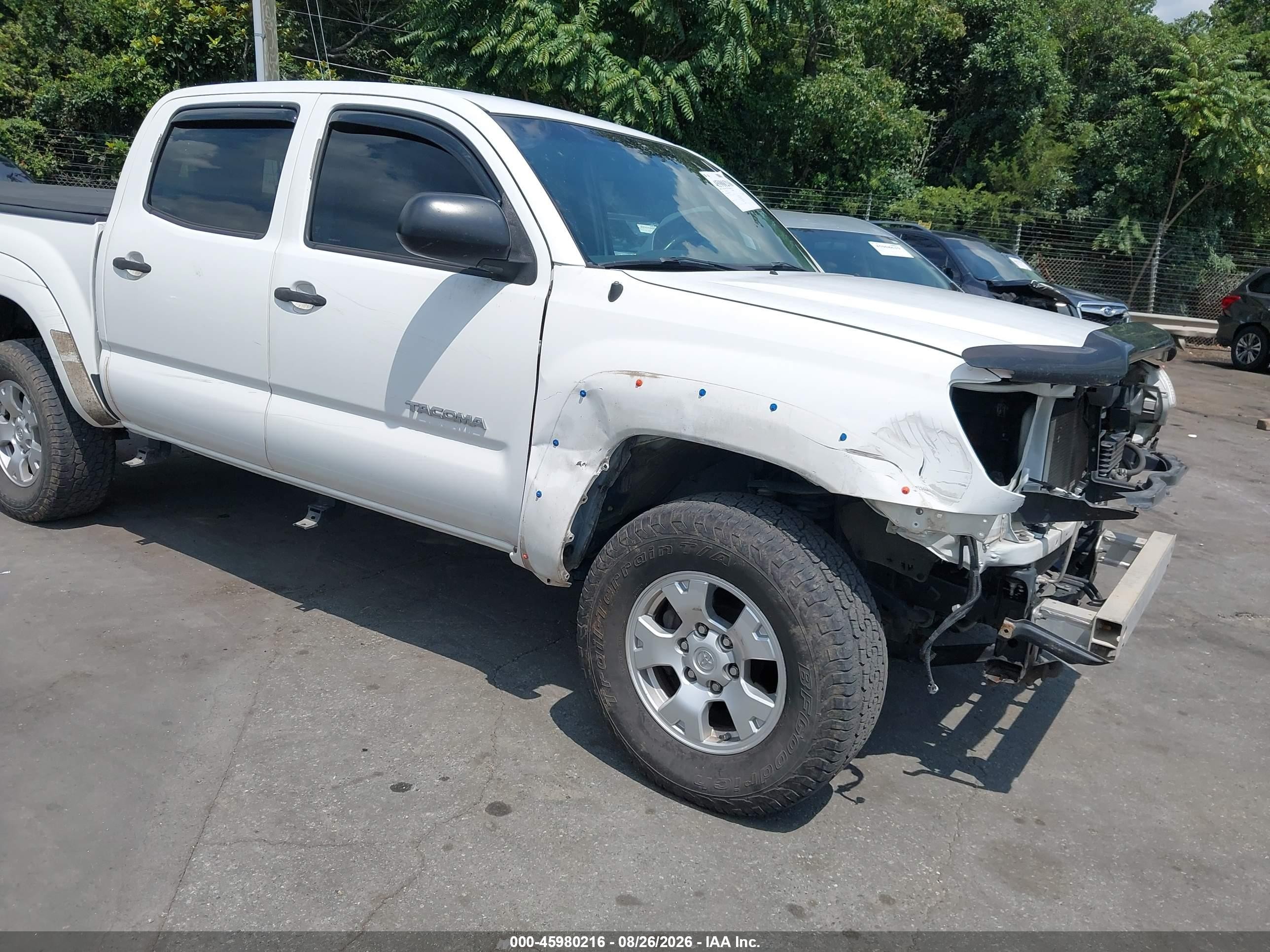 2015 Toyota Tacoma Base V6 Белый vin: 3TMLU4EN8FM187328
