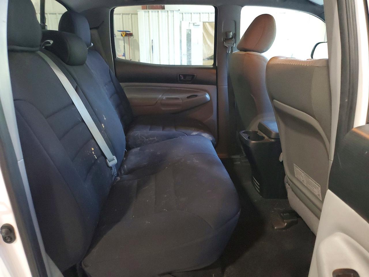 2015 Toyota Tacoma V6 White vin: 3TMLU4EN8FM187488