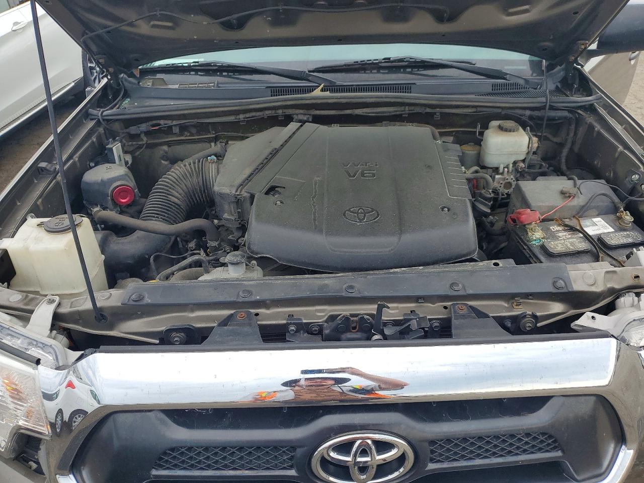 2015 Toyota Tacoma V6 Tan vin: 3TMLU4EN8FM200238